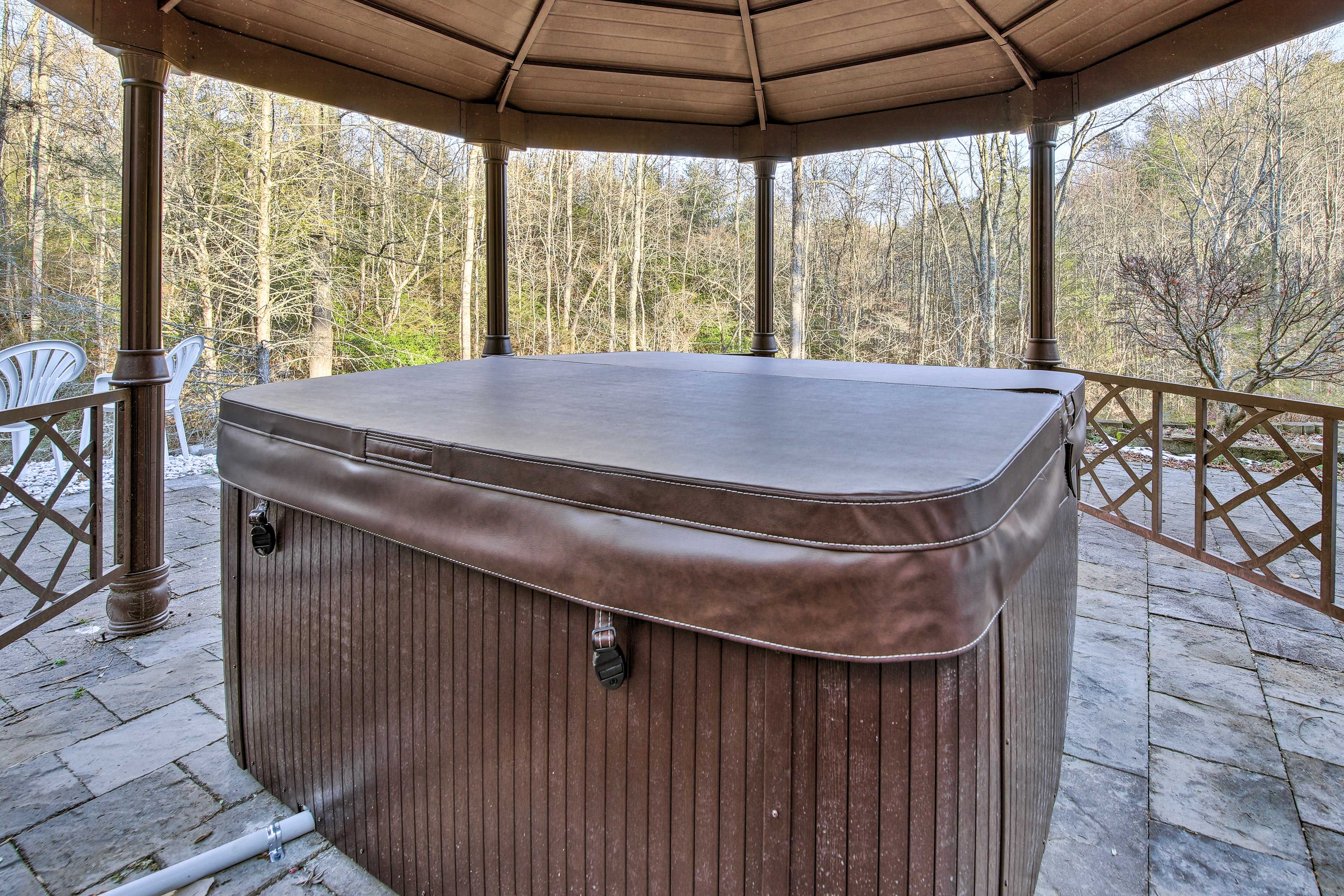 Gazebo | Private Hot Tub