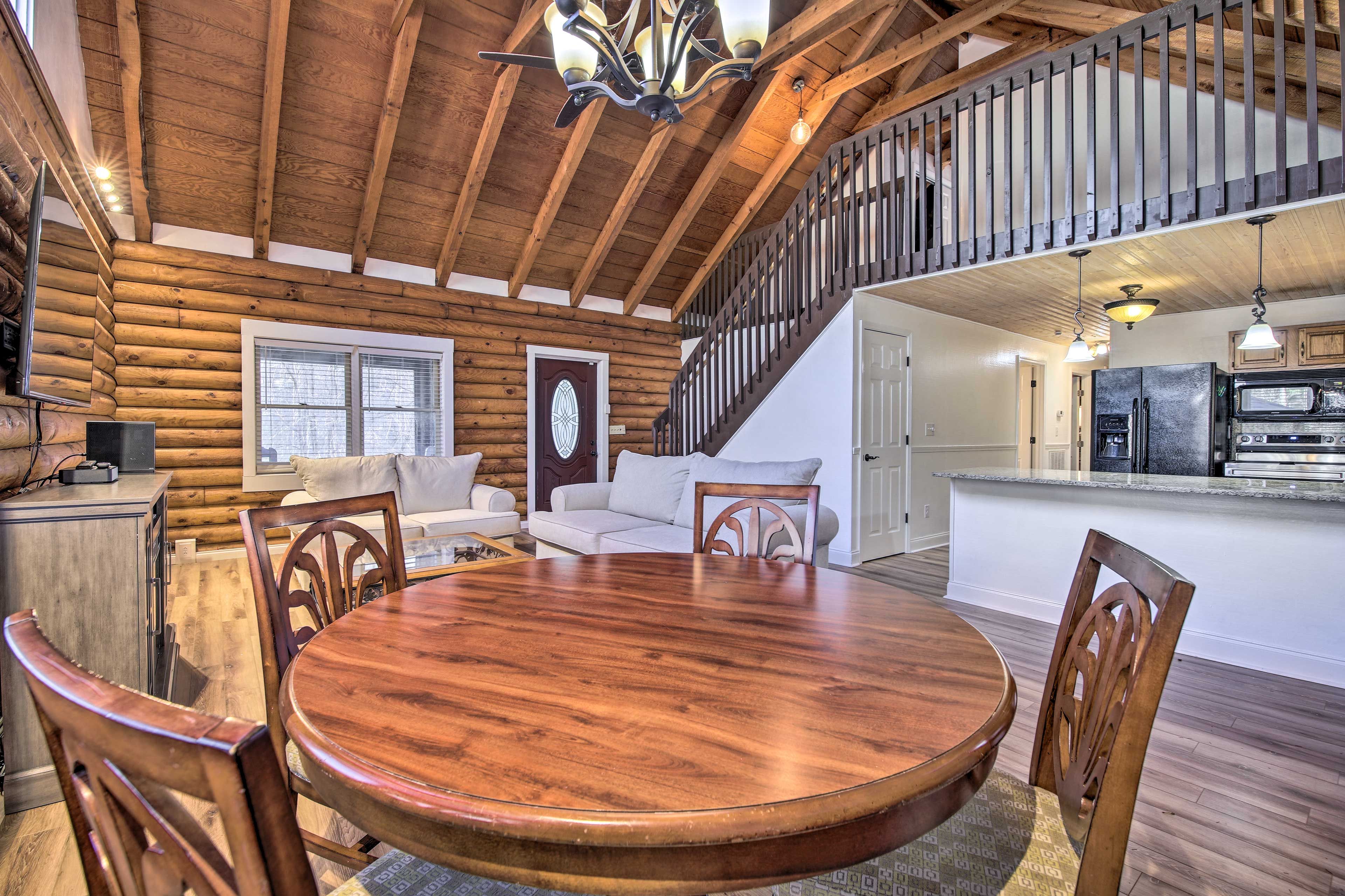 Dining Area | Dishware & Flatware | Central Heat & A/C