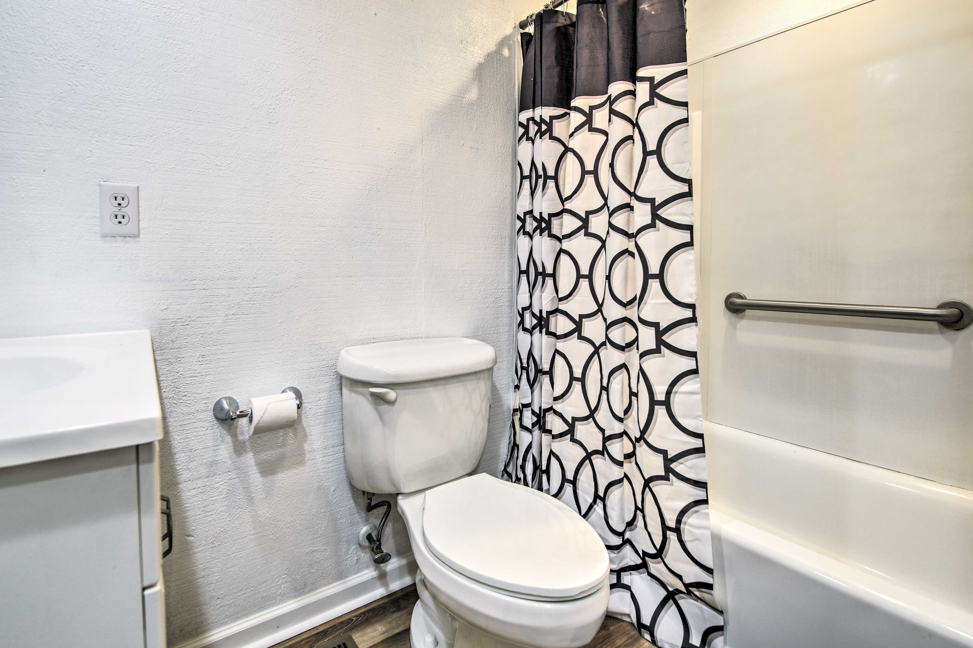 Full Bathroom | Hair Dryer