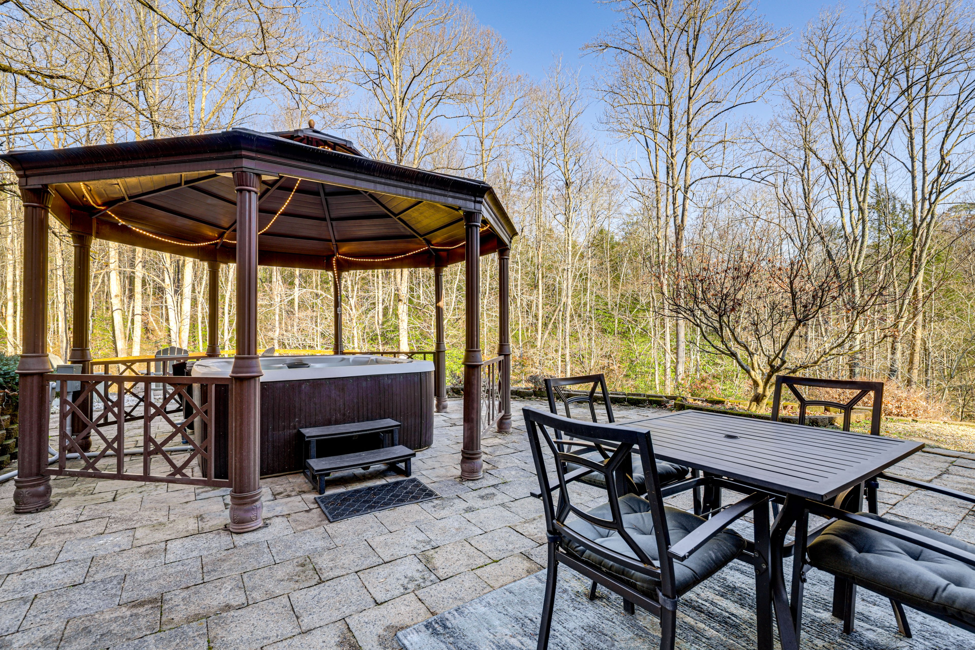 Gazebo | Private Hot Tub