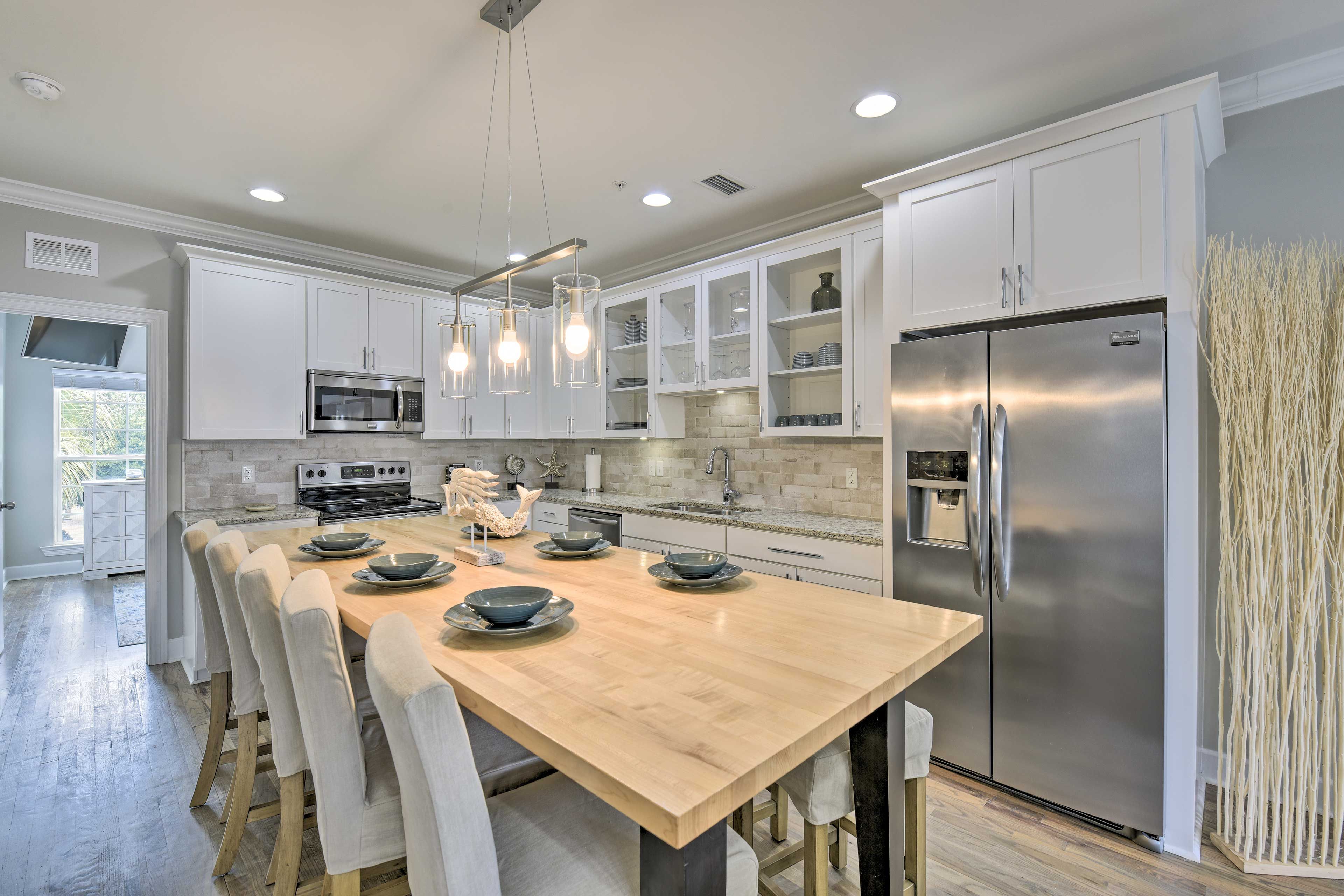 Kitchen & Dining | Spices | Blender | Cooking Utensils | Pots & Pans | 2nd Floor