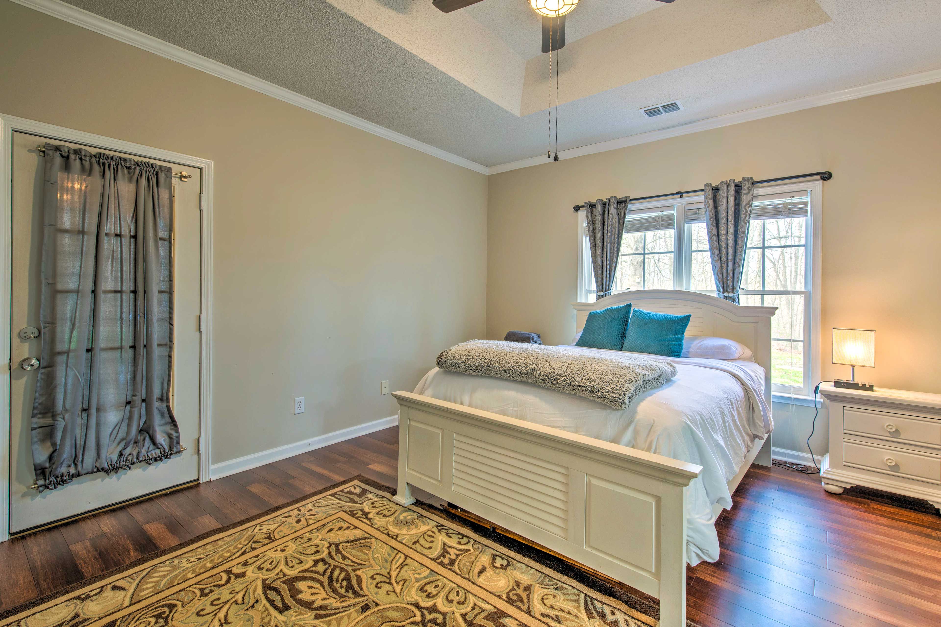 Bedroom 1 | Queen Bed | Linens Provided