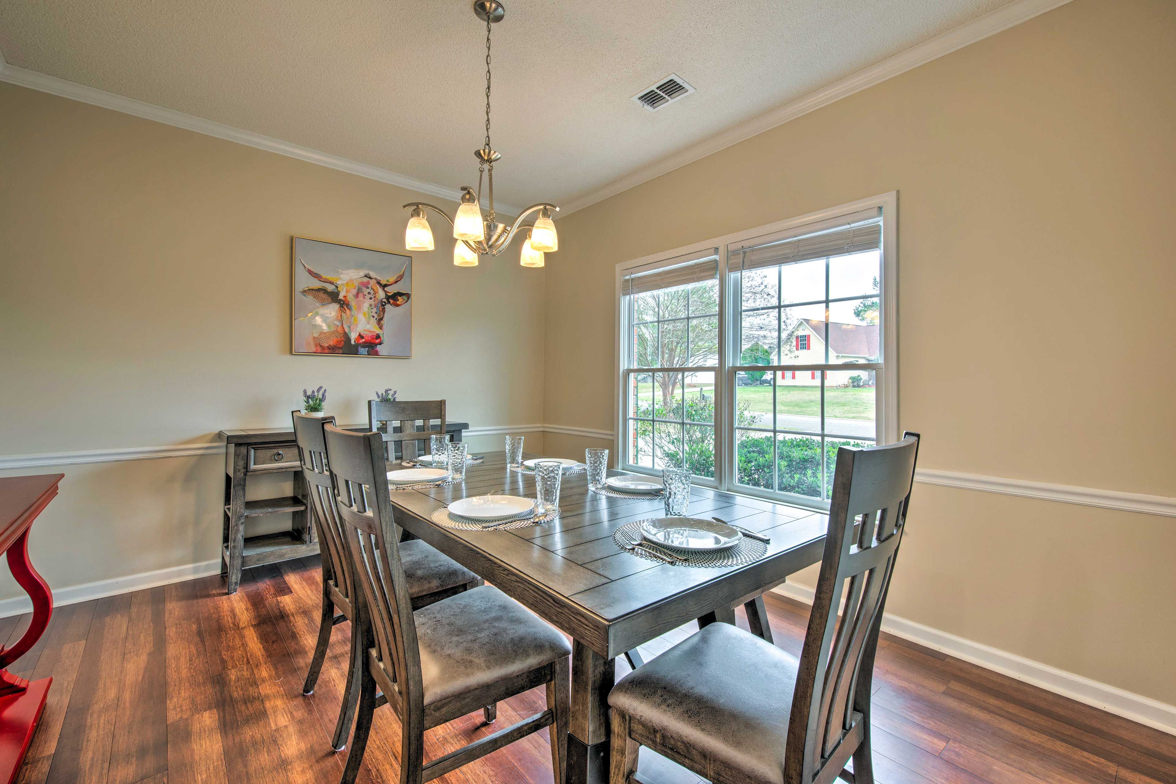 Dining Room | Dishware Provided