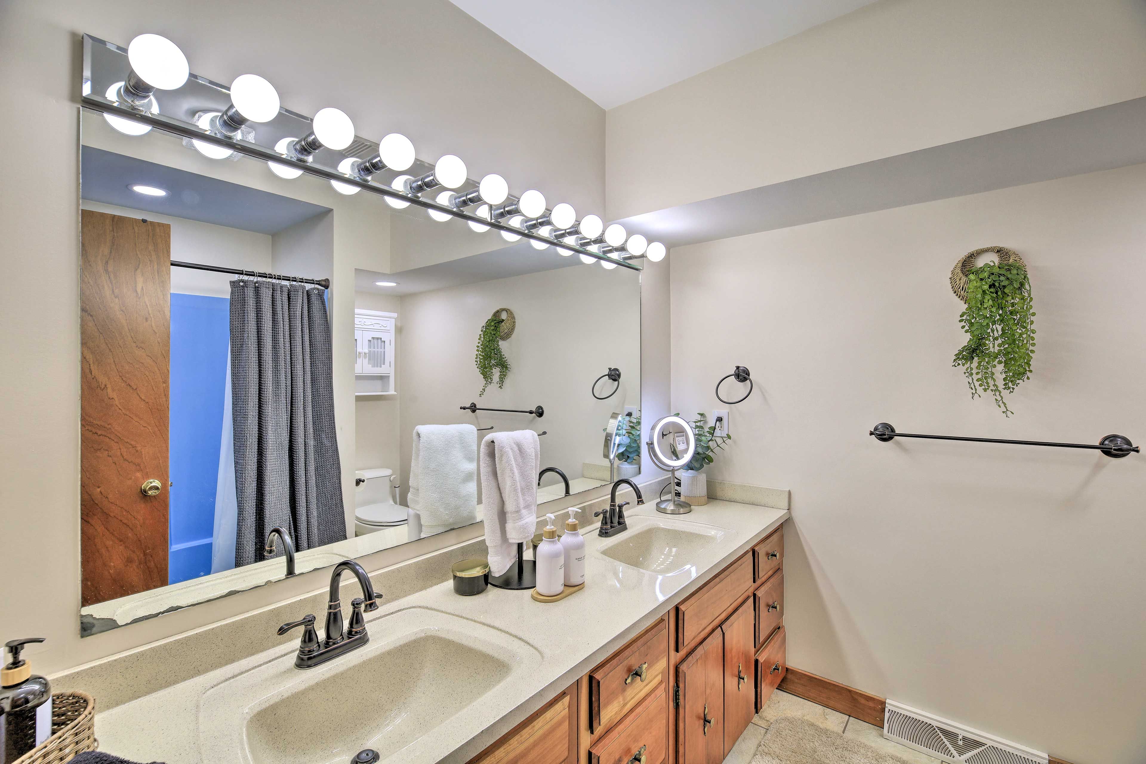 Full Bathroom