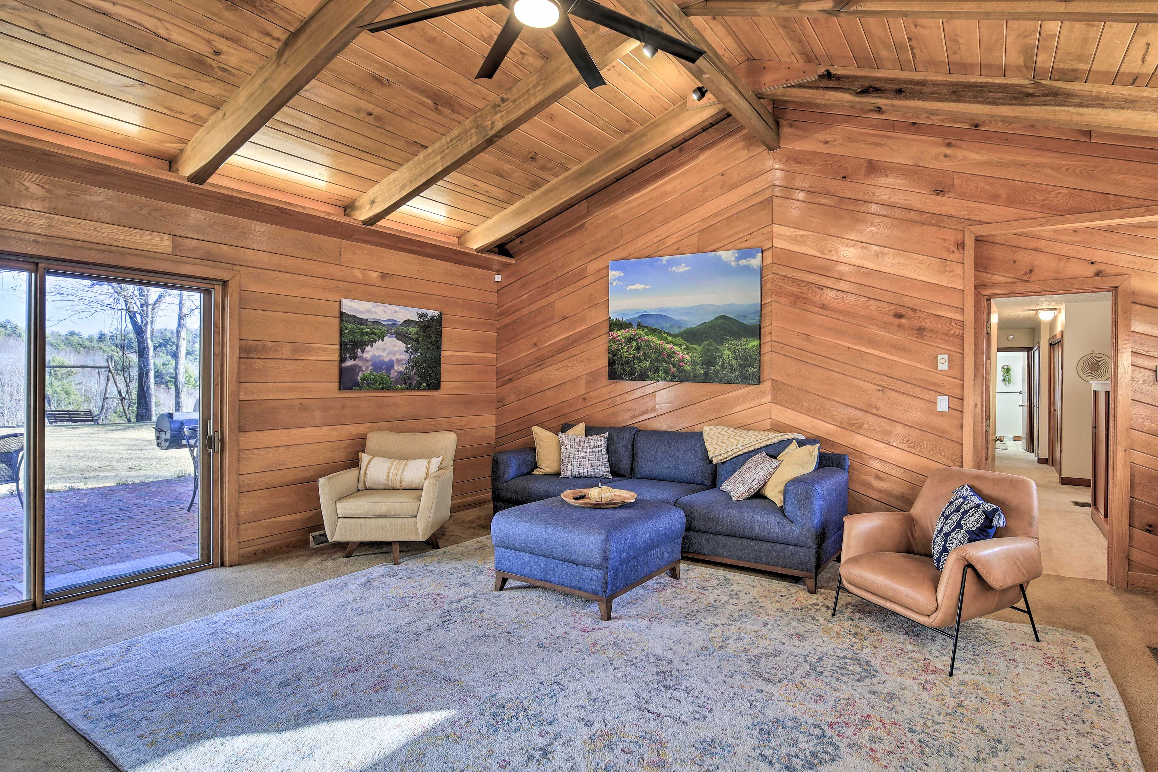 Living Room | Smart TV | Office Space