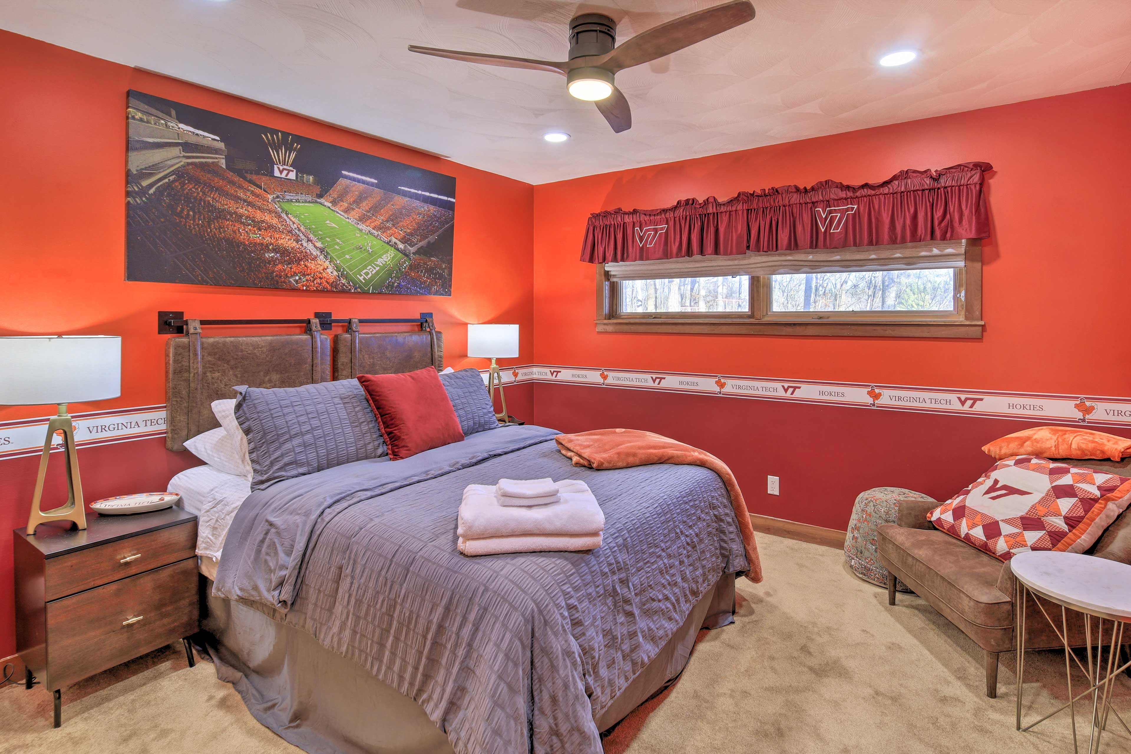 Bedroom 3 | Queen Bed