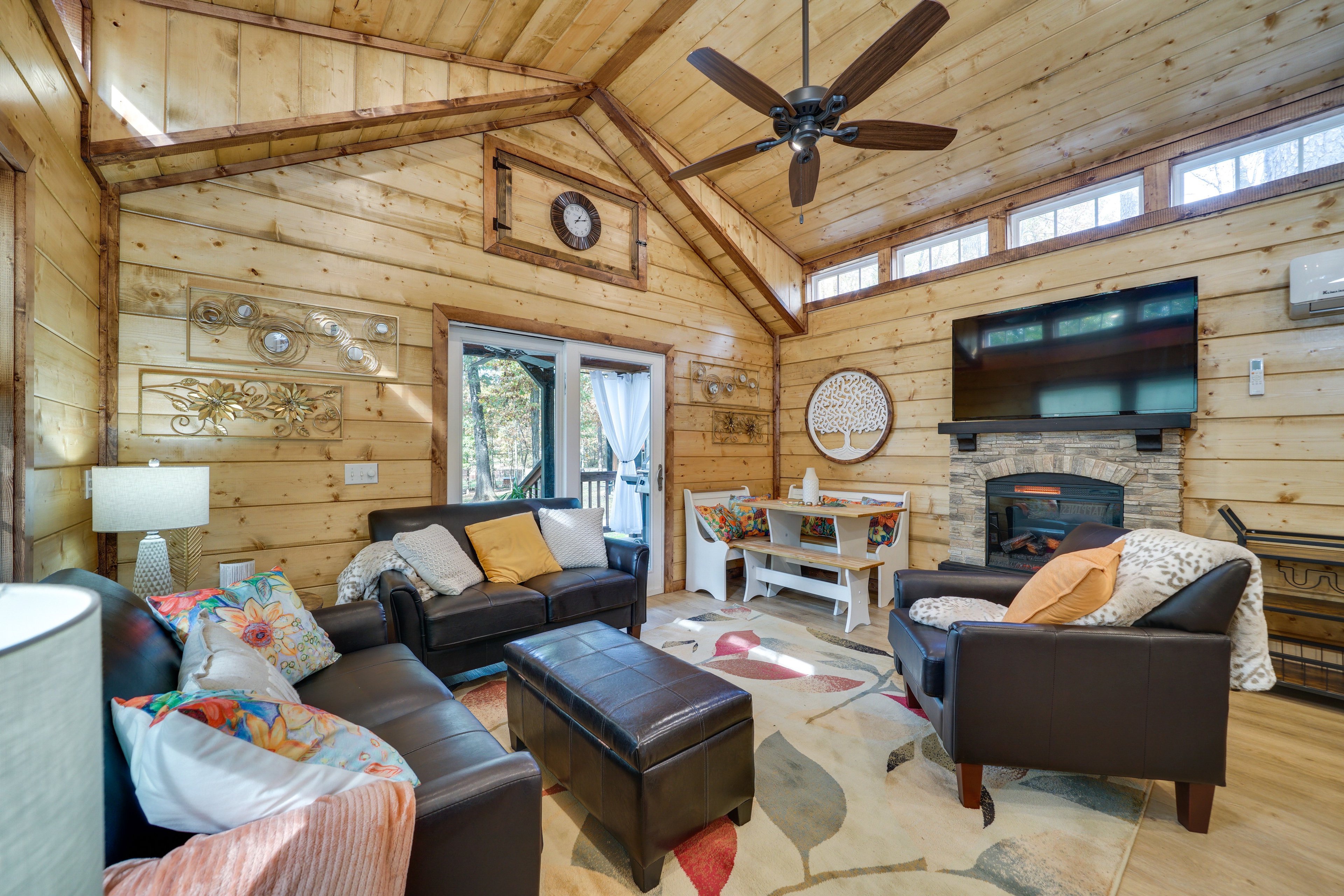 Broken Bow Vacation Rental | 1BR | 1BA | 520 Sq Ft | Stairs Required