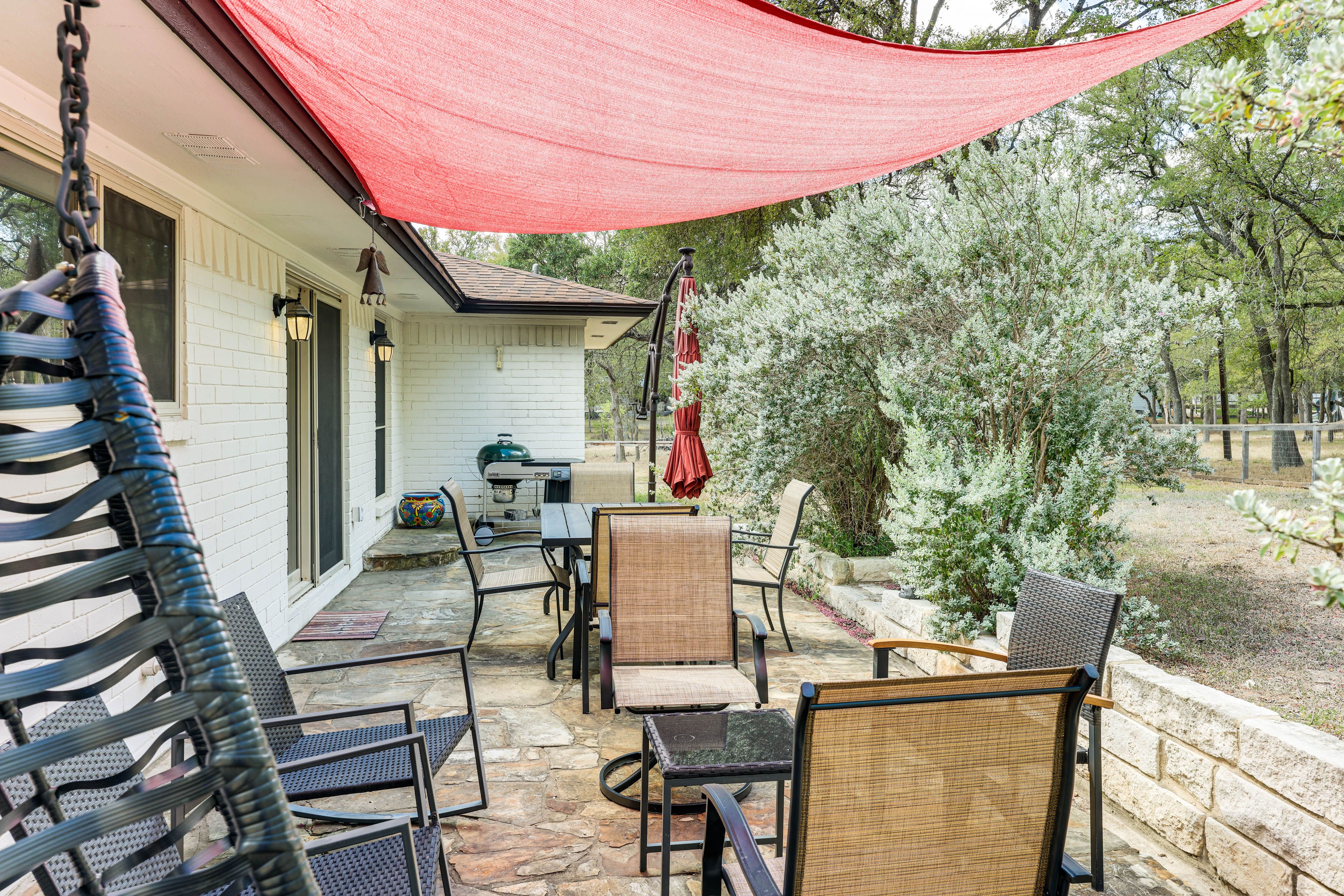 Patio | Charcoal Grill | Dining Table | Seating