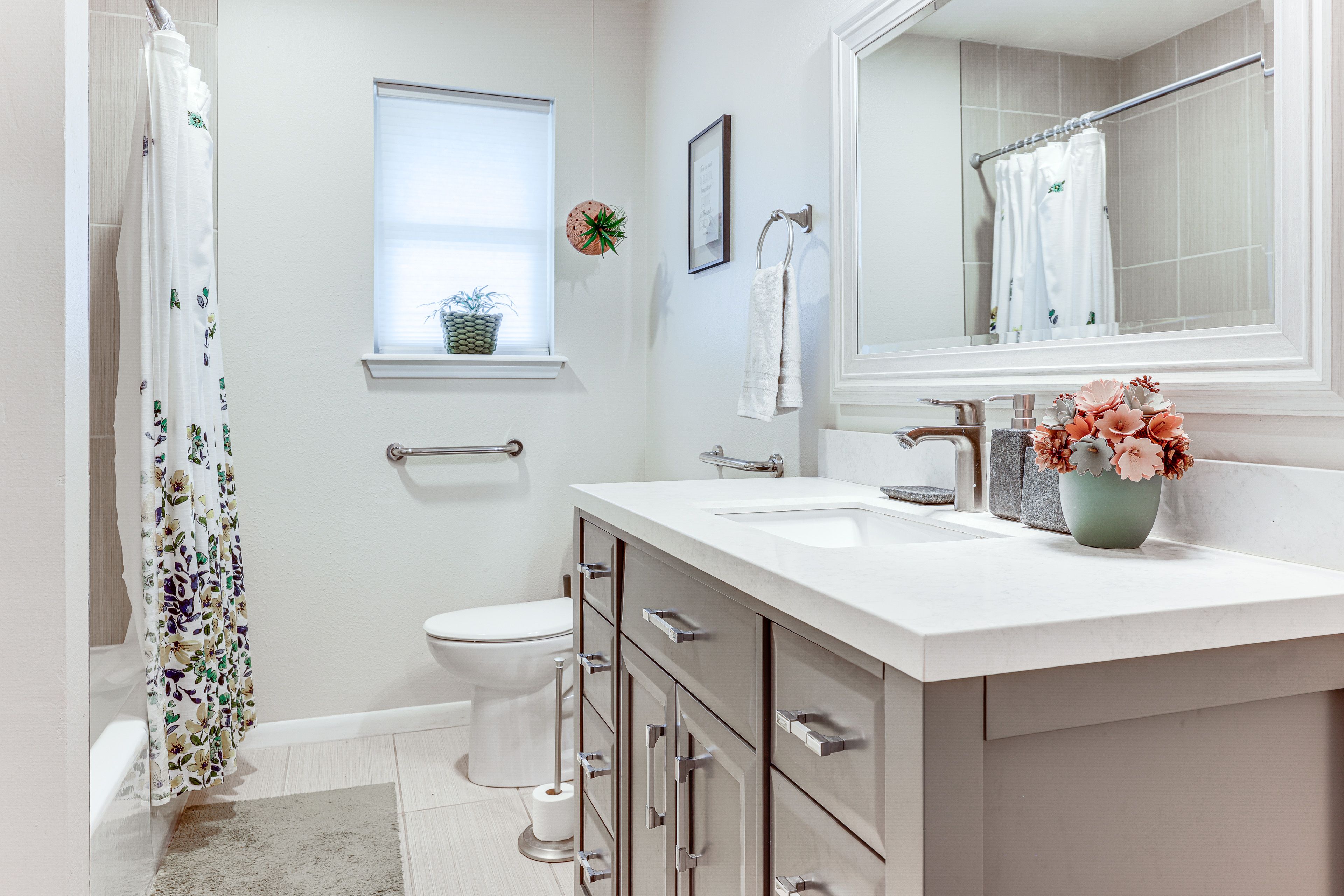 Bathroom | Towels Provided | Complimentary Toiletries