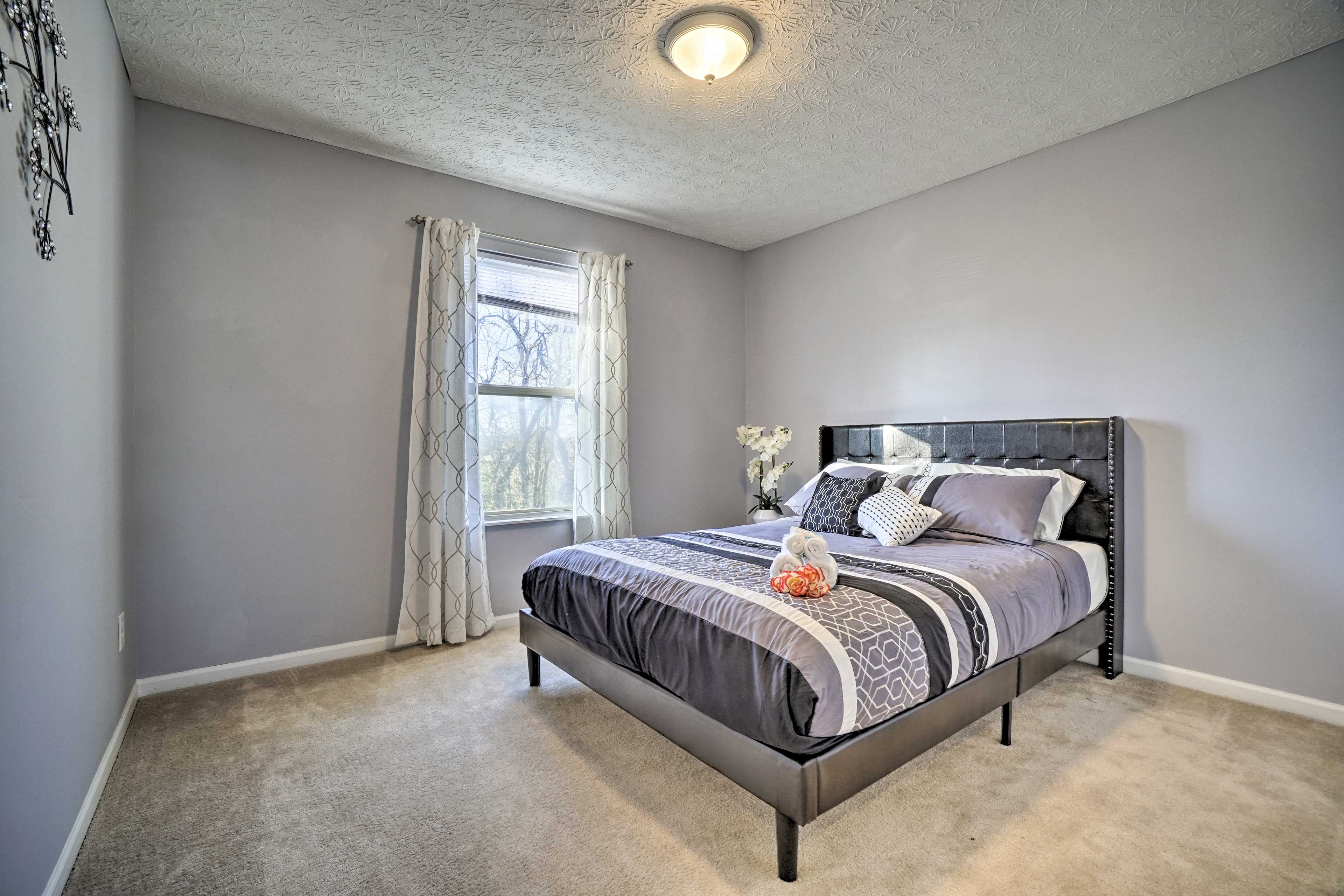 Bedroom 3 | Queen Bed