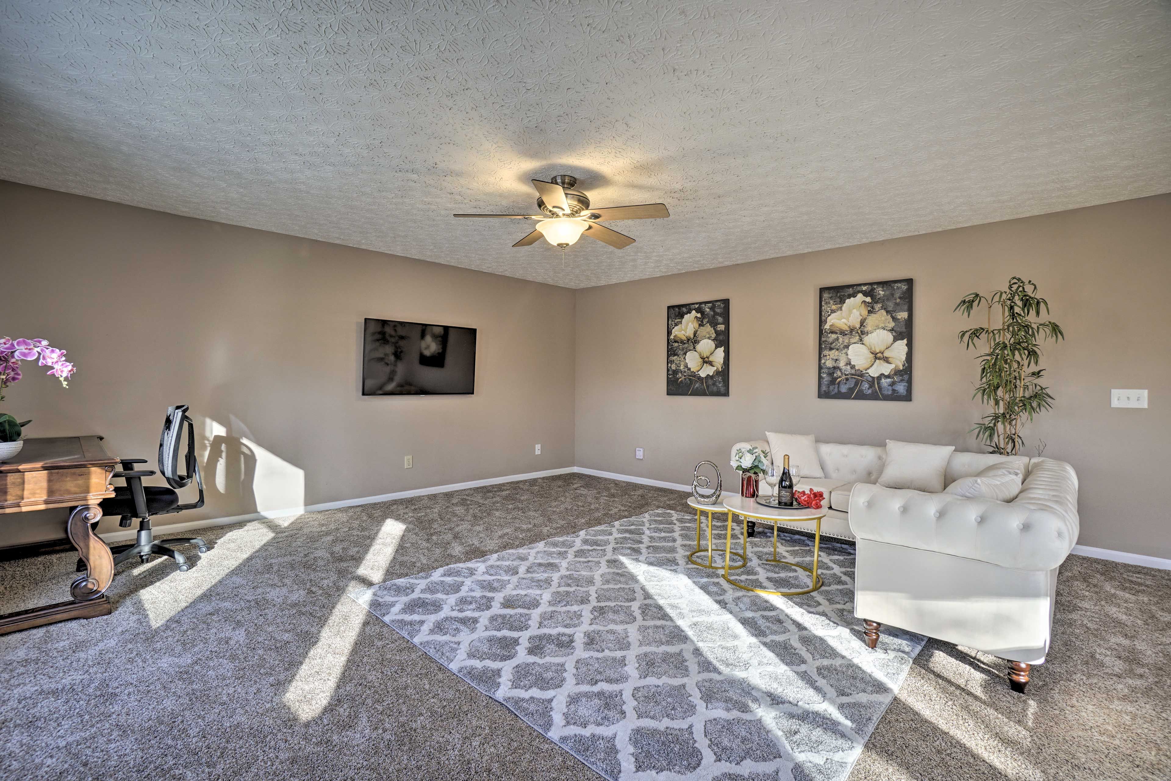 Living Area | Smart TV