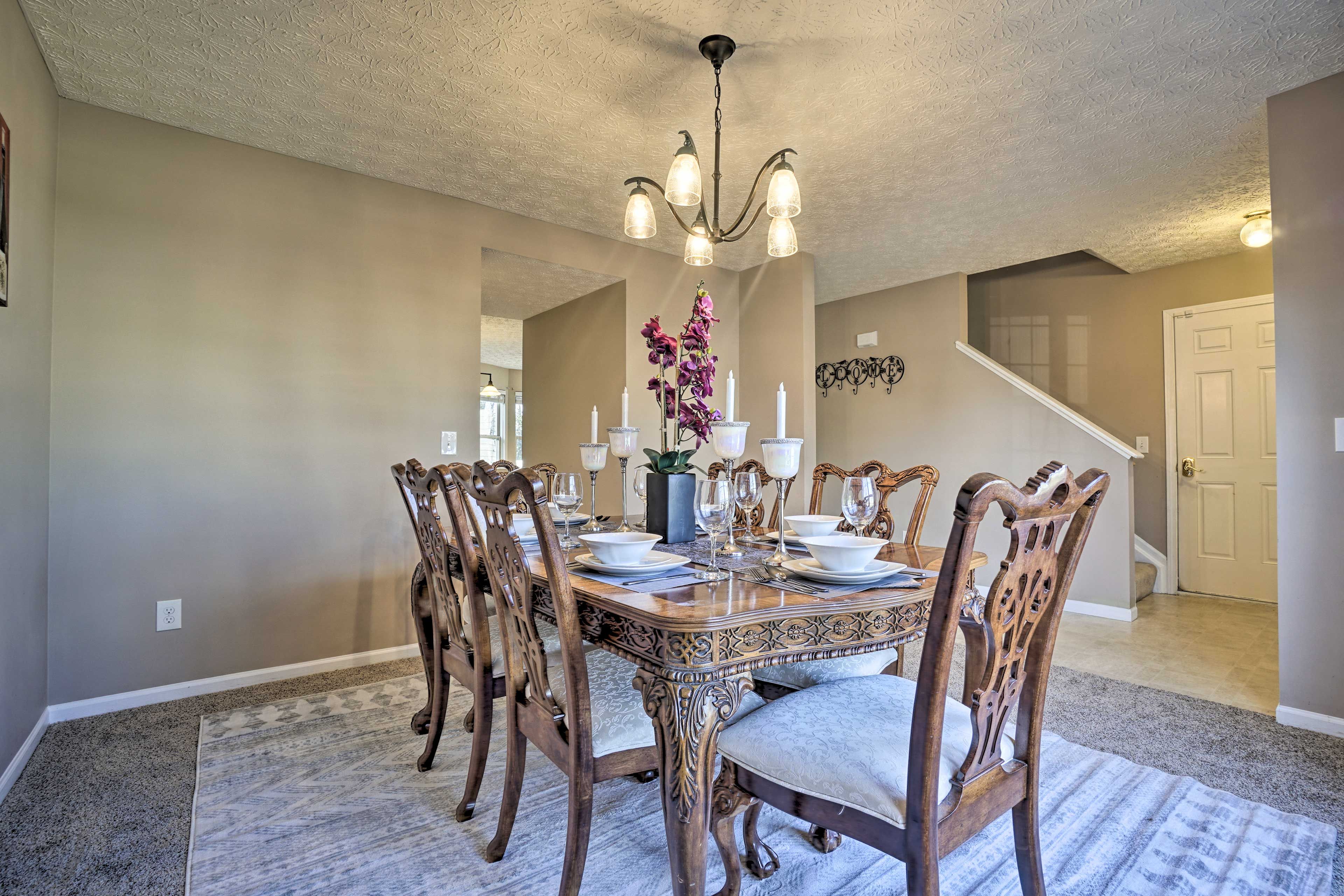 Dining Area | Central Air Conditioning