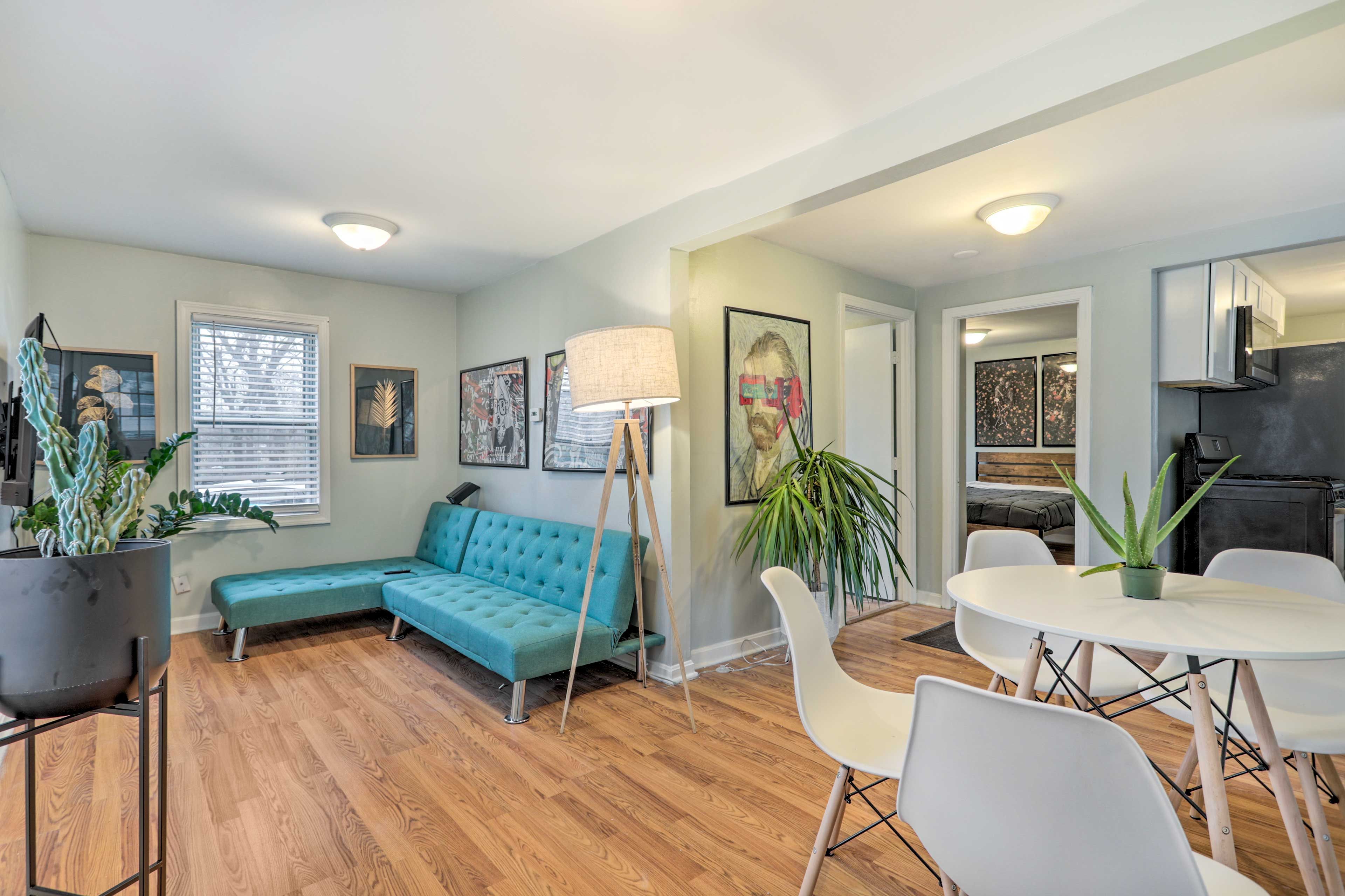 Warwick Vacation Rental | 2BR | 1BA | 800 Sq Ft | 1 Stair Required to Enter