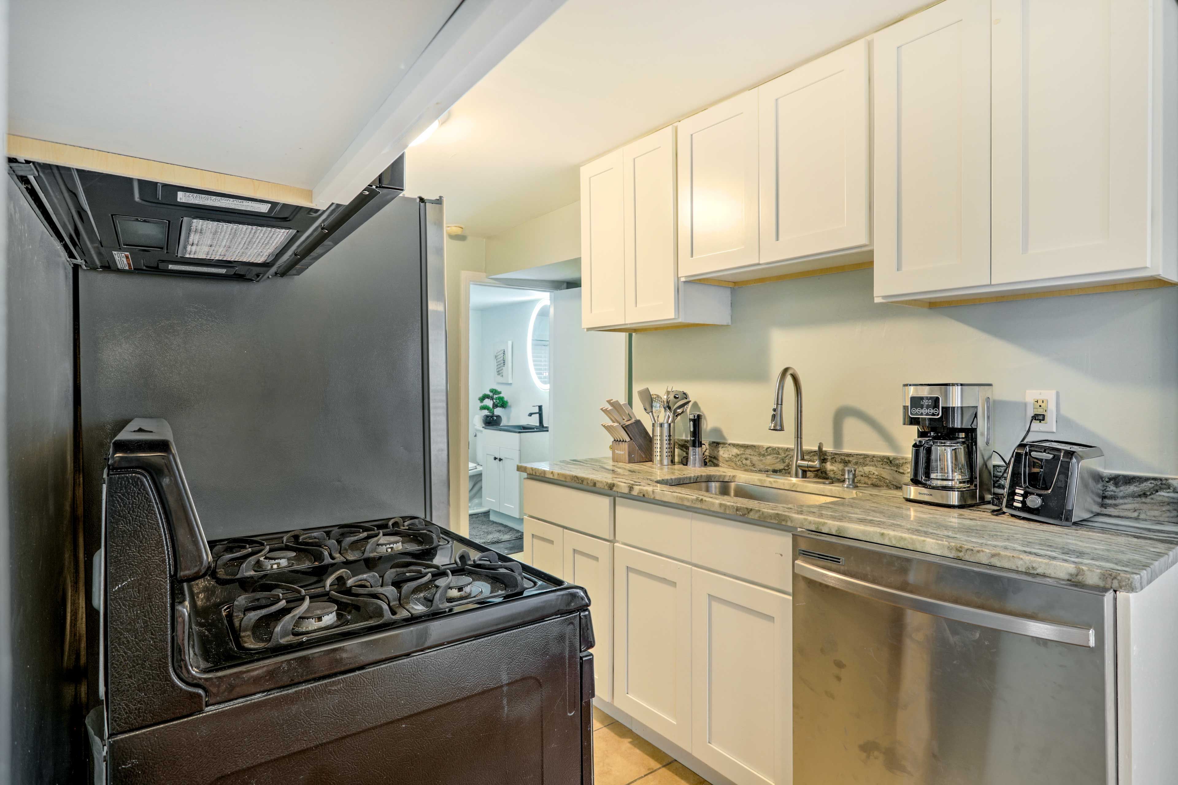 Kitchen | 1st Floor | Coffee Maker | Cooking Basics