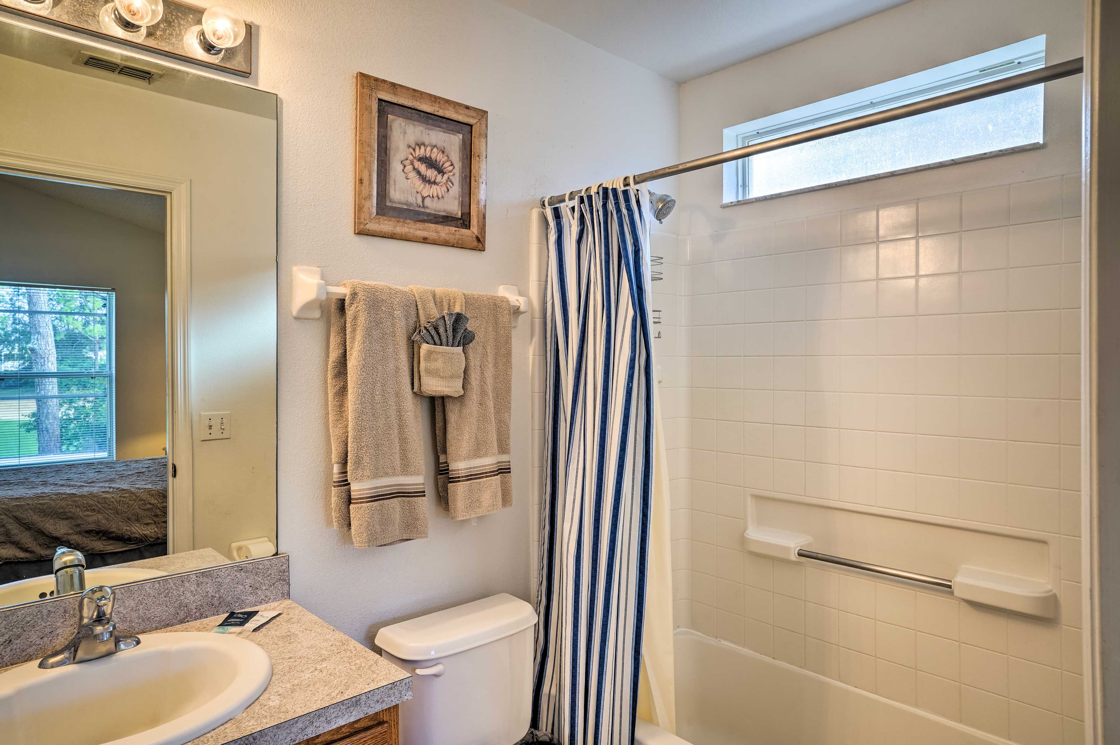 En-Suite Bathroom | Towels Provided