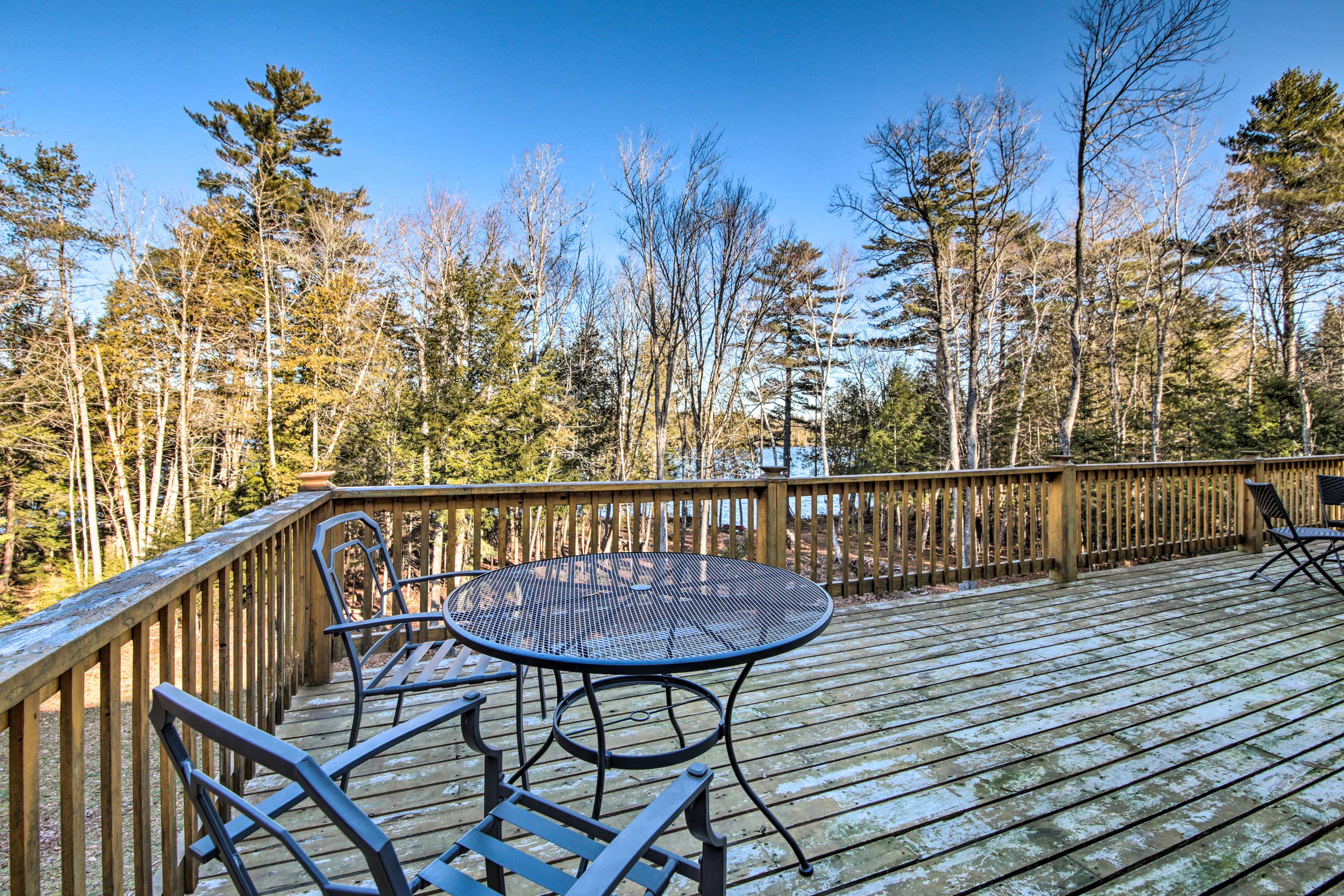 Furnished Deck | Pellet Smoker | Gas Fire Pit