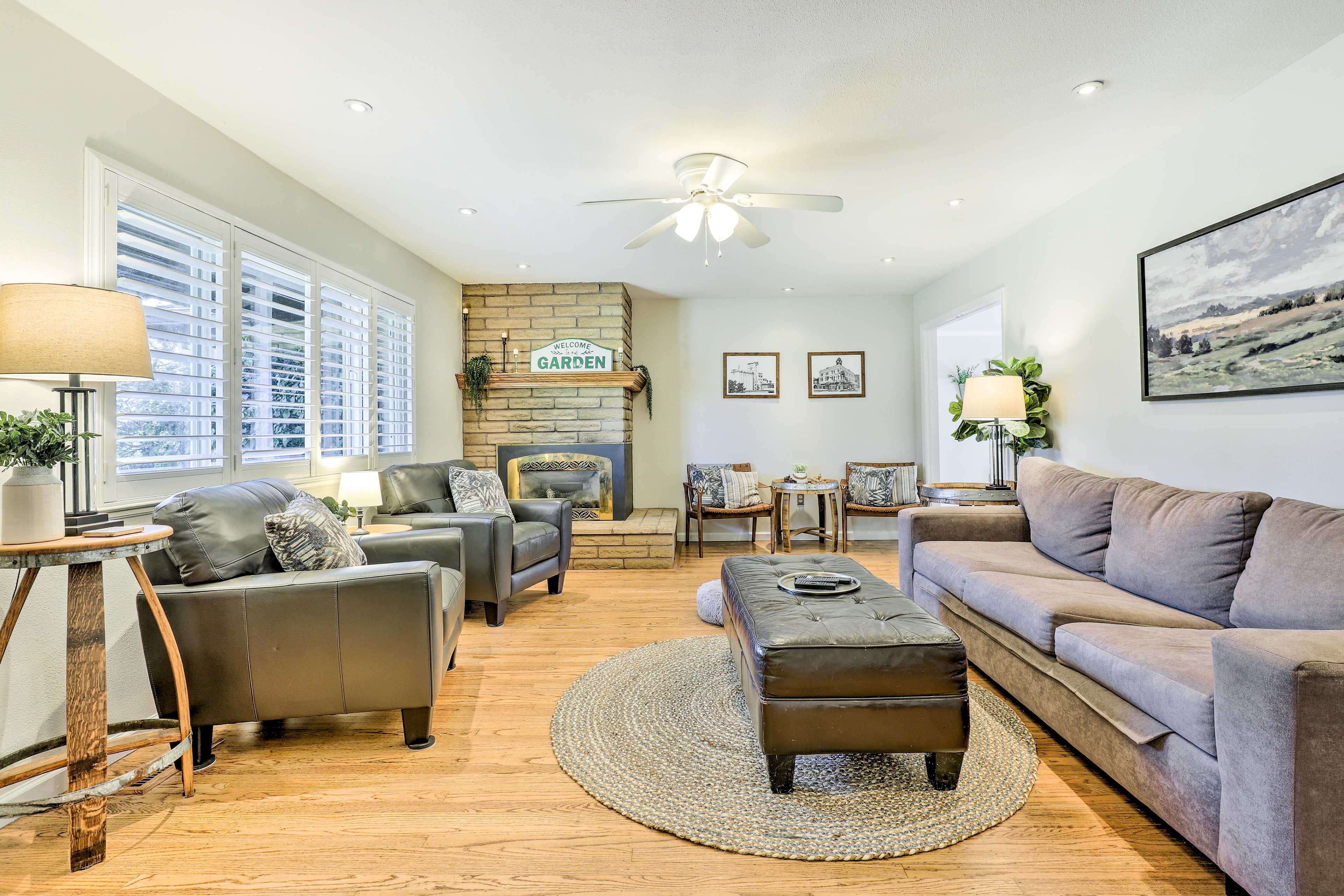 Living Area | Smart TV