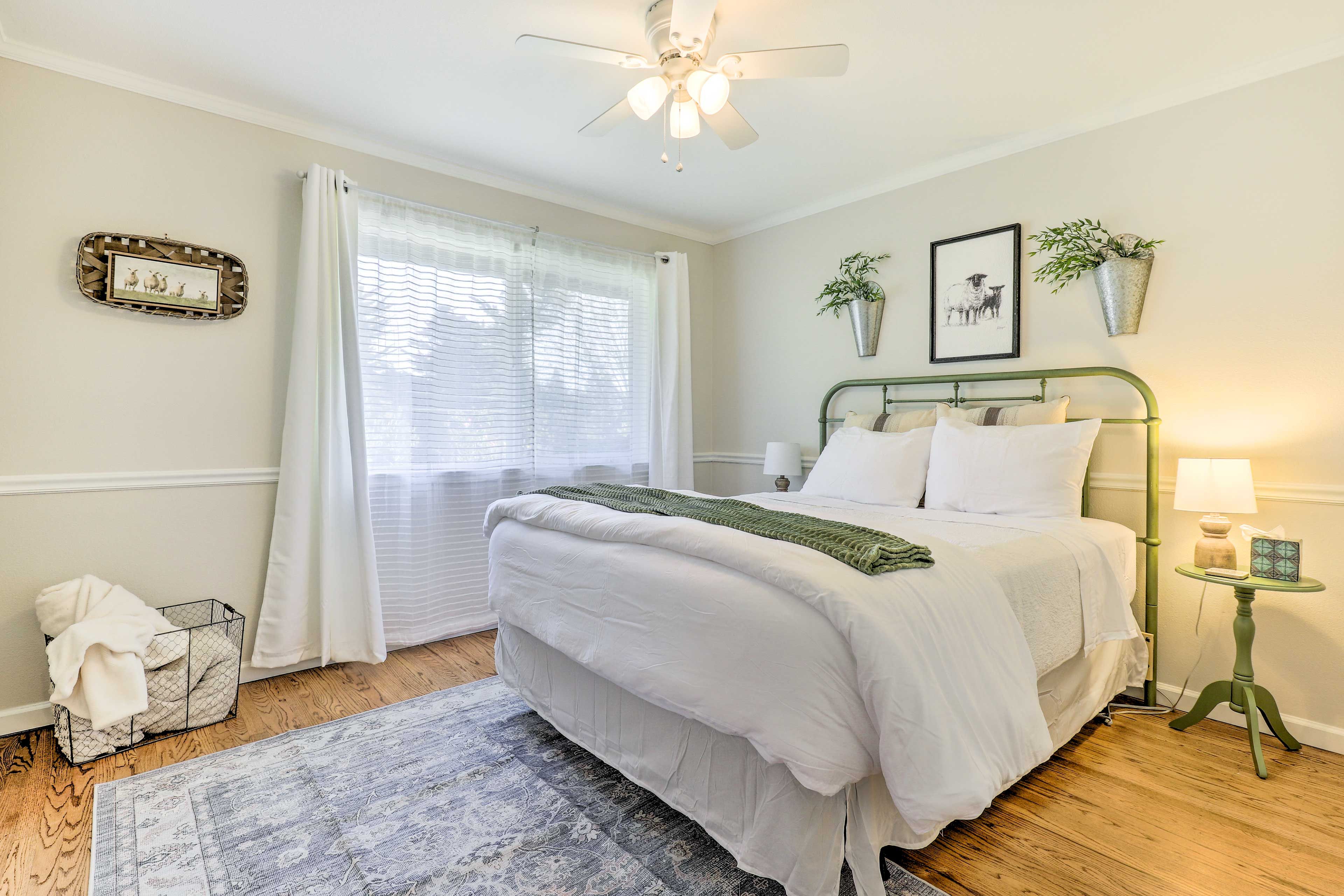 Bedroom 3 | Queen Bed