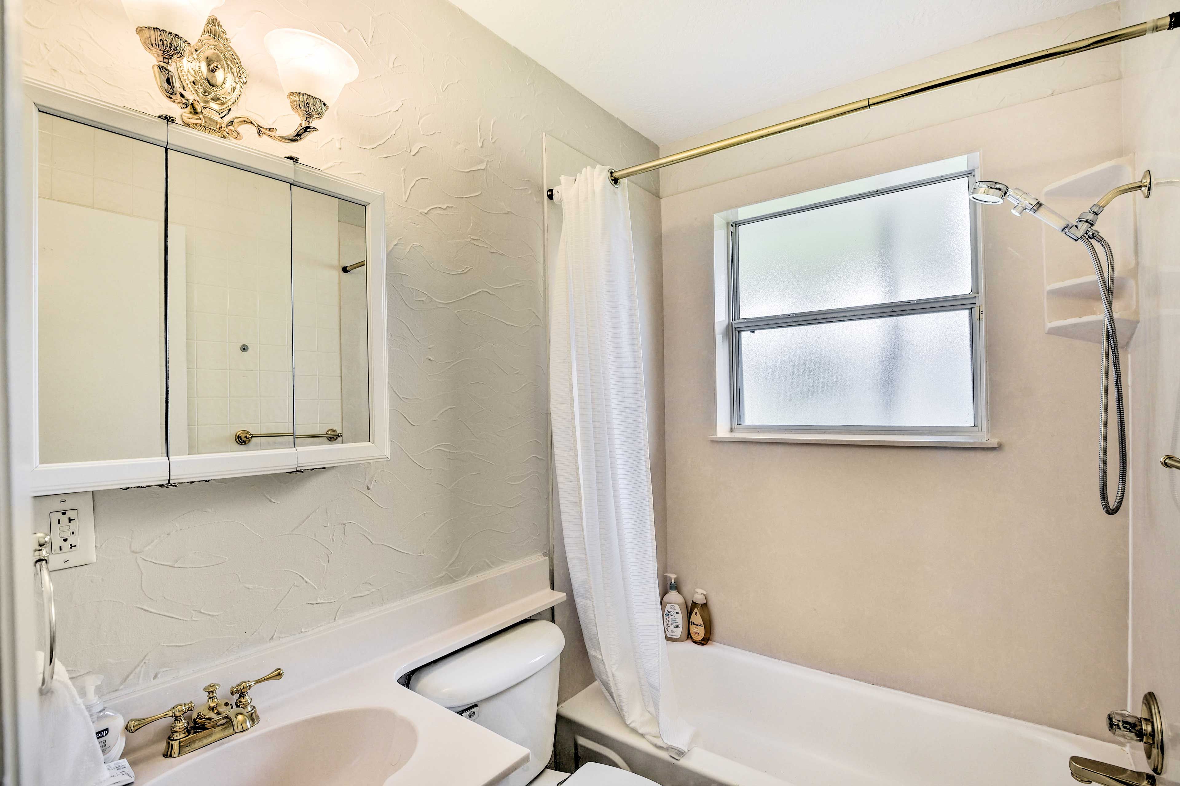 Full Bathroom