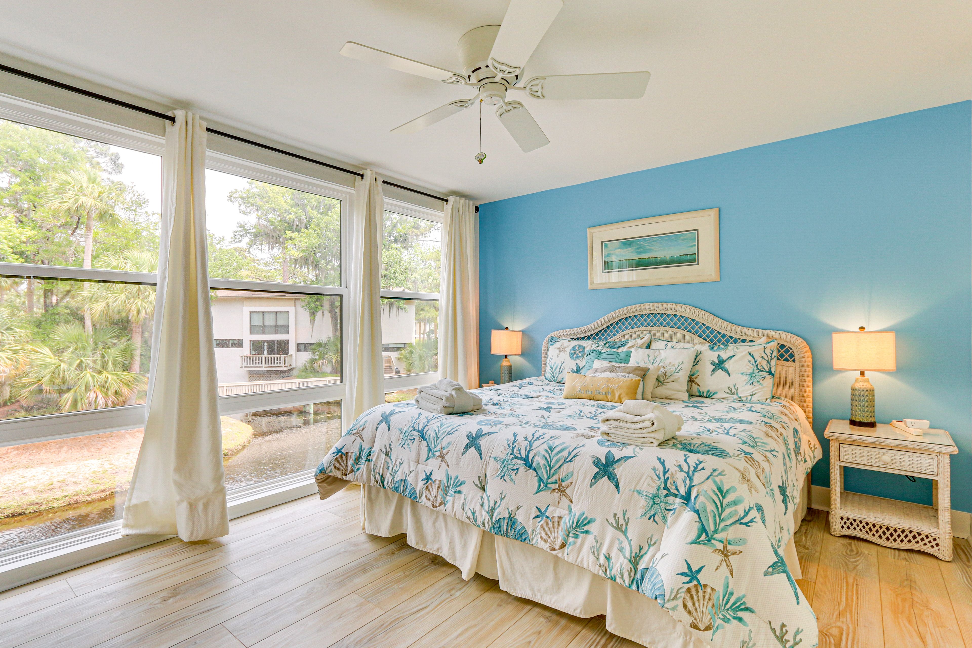 Bedroom 1 | King Bed | Smart TV | En-Suite Bathroom