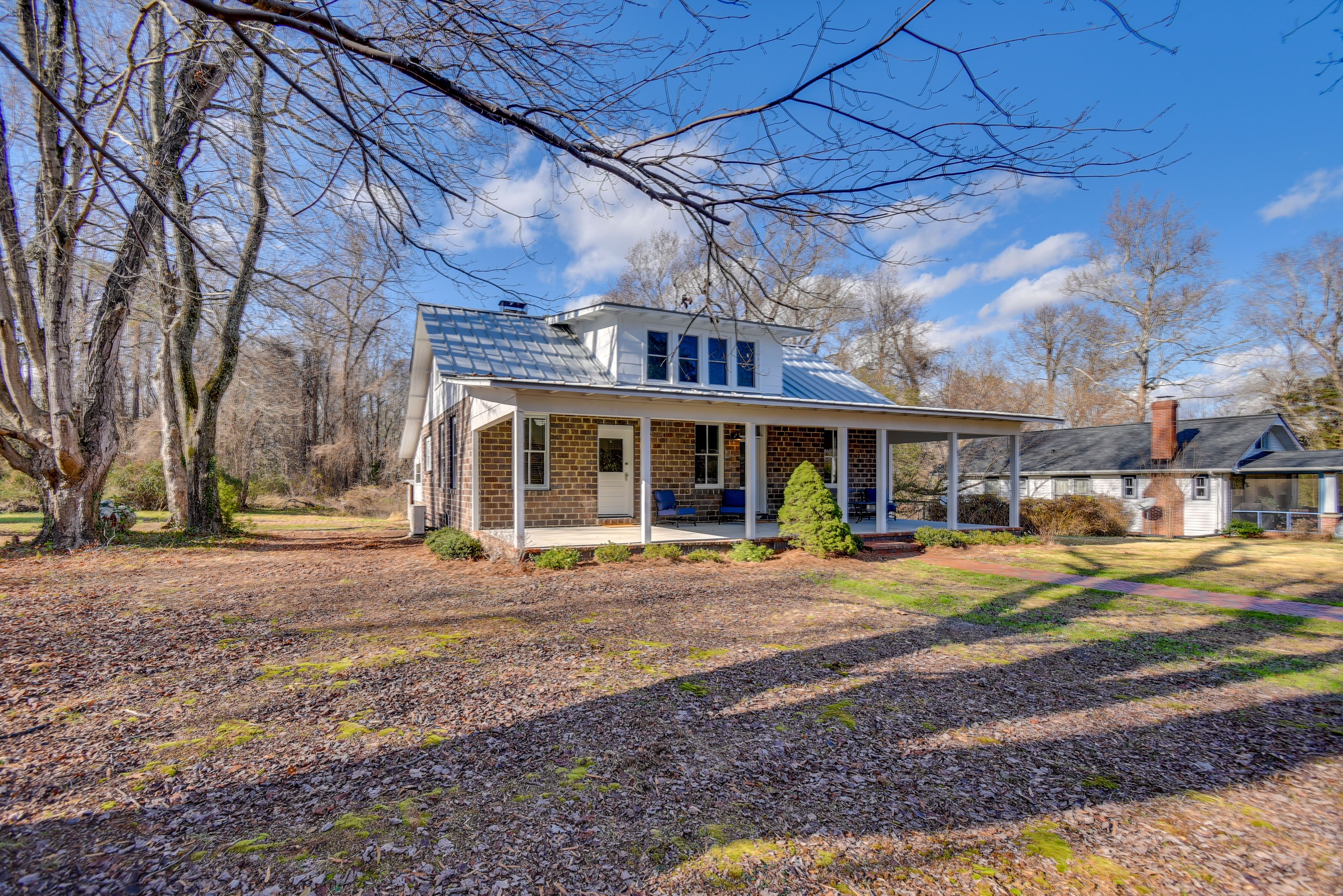 1-Story House | 3 Steps Required to Access