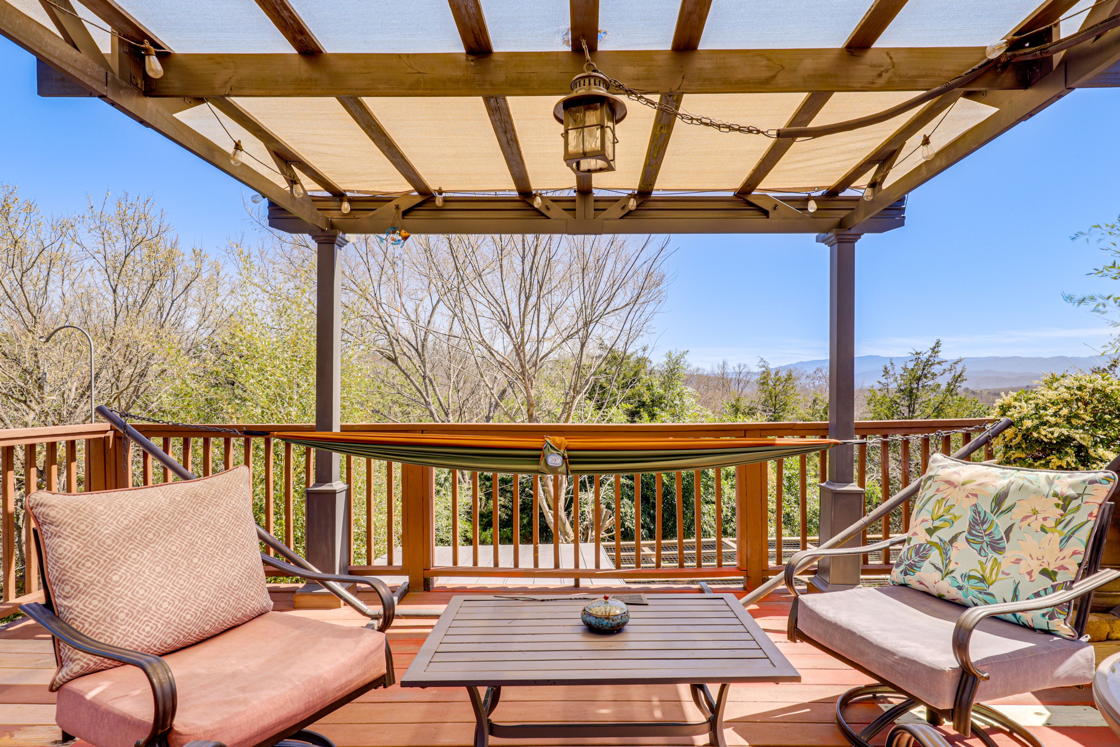 Sevierville Vacation Rental | 3BR | 2BA | 1,300 Sq Ft