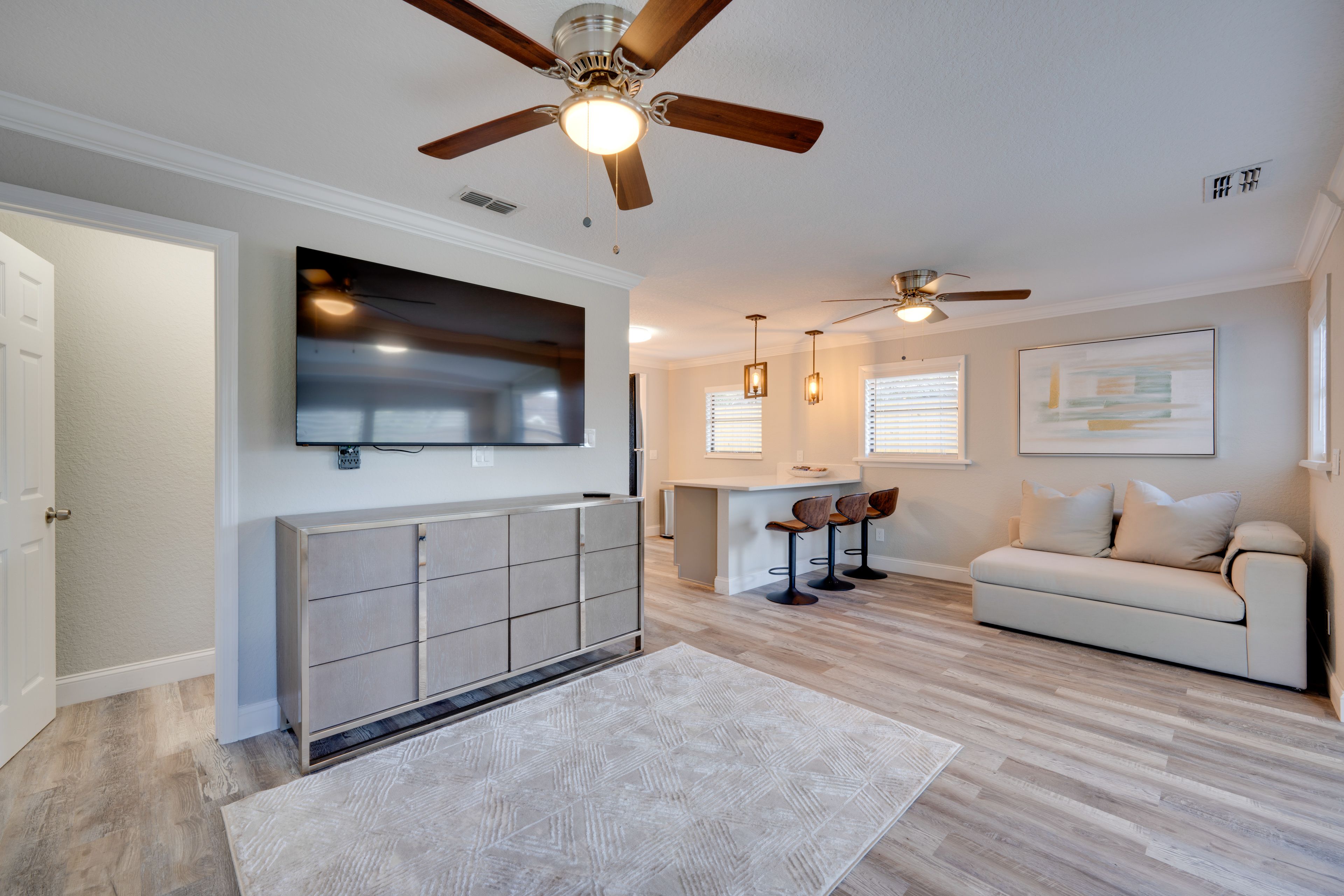 Apopka Vacation Rental | 2BR | 1BA | 1,800 Sq Ft | 3 Steps to Access