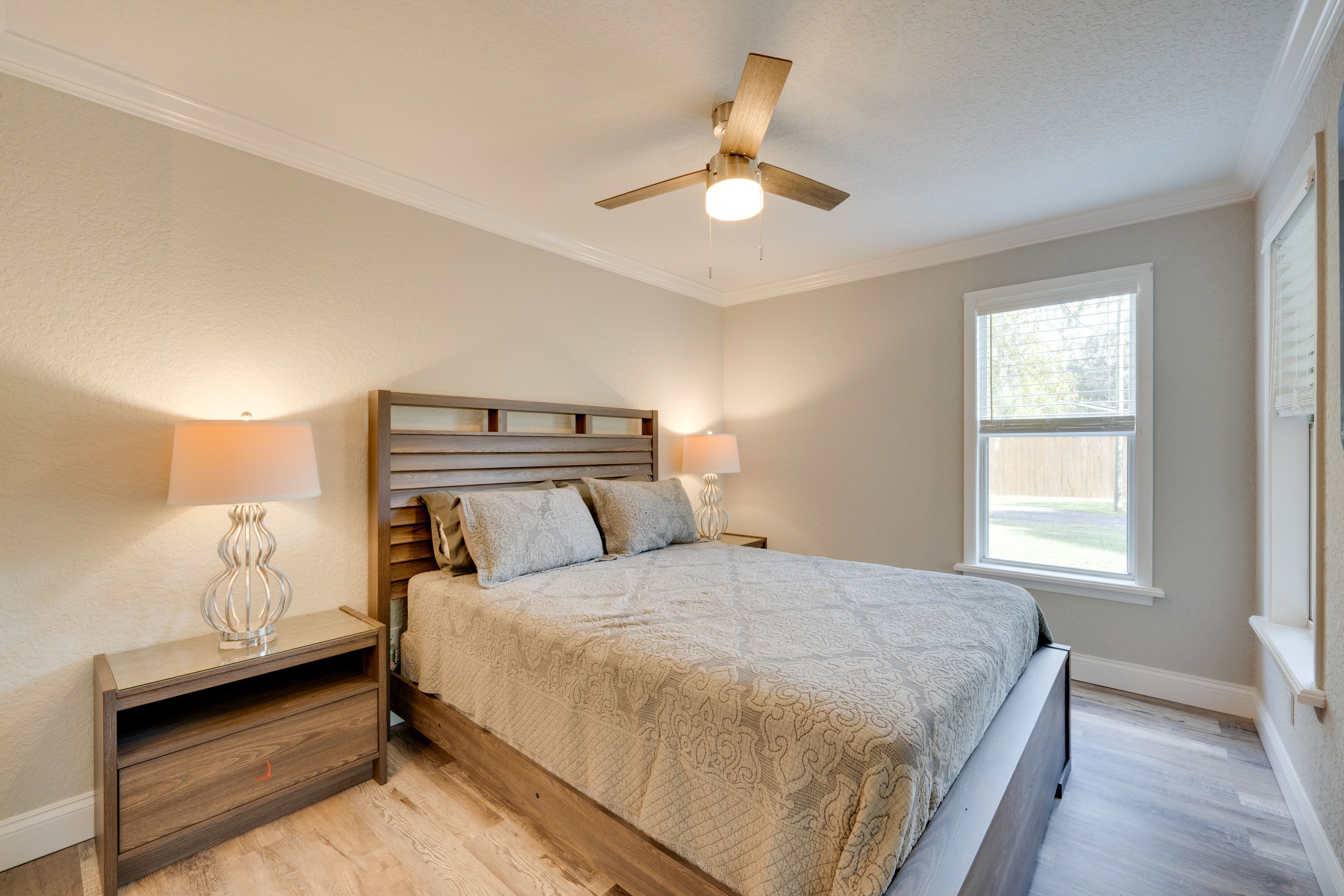 Bedroom 2 | Queen Bed