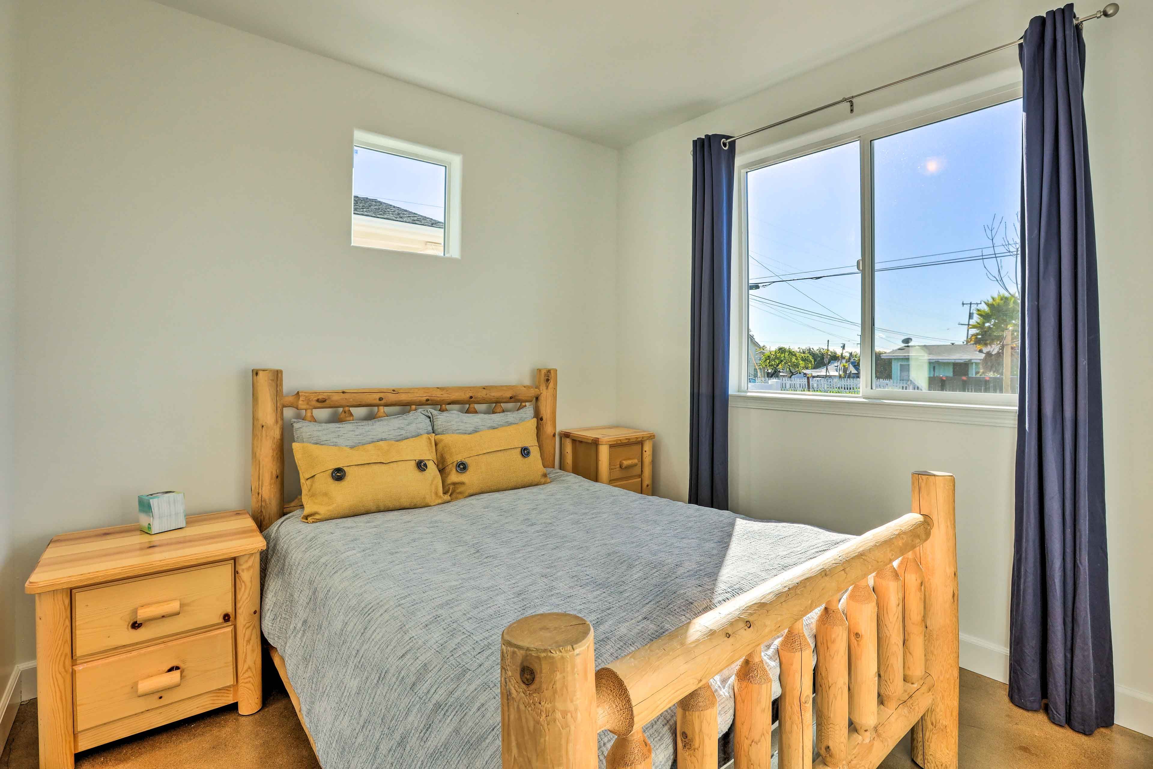 Bedroom 2 | Queen Bed