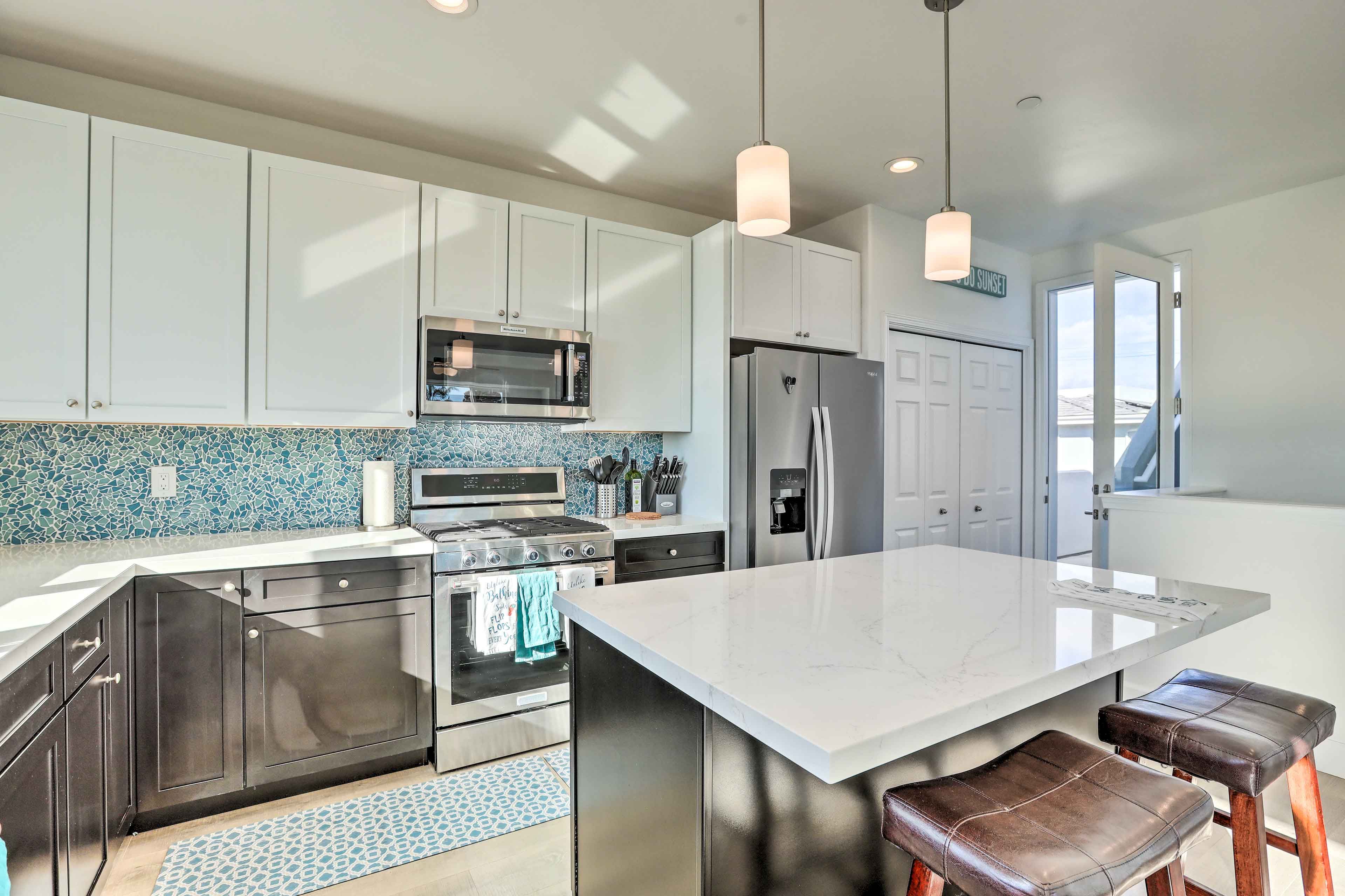 Kitchen | Cooking Basics | Coffee Maker | Paper Towels/Trash Bags Provided