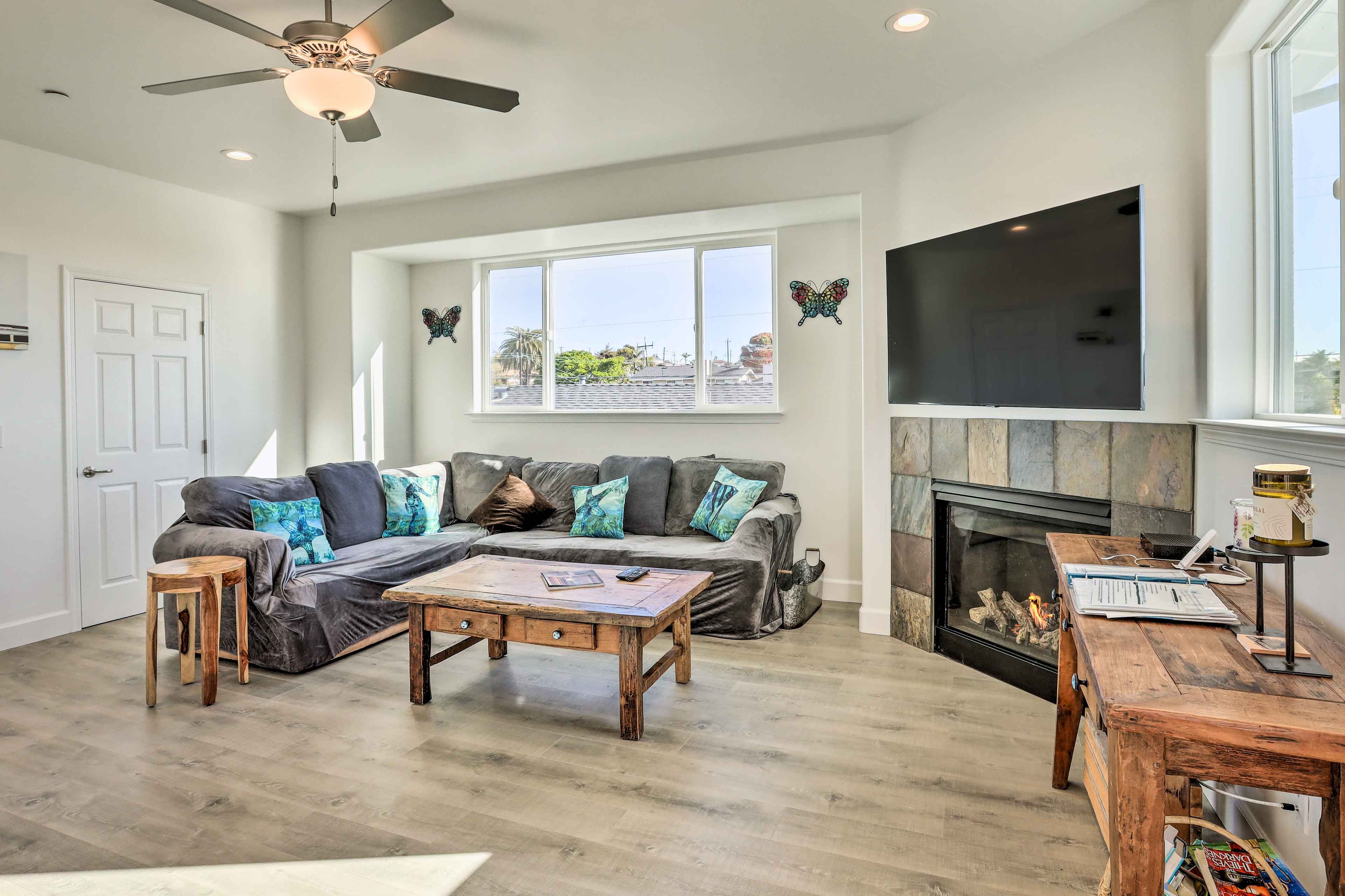 Living Room | Free WiFi | Pet Friendly w/ Fee