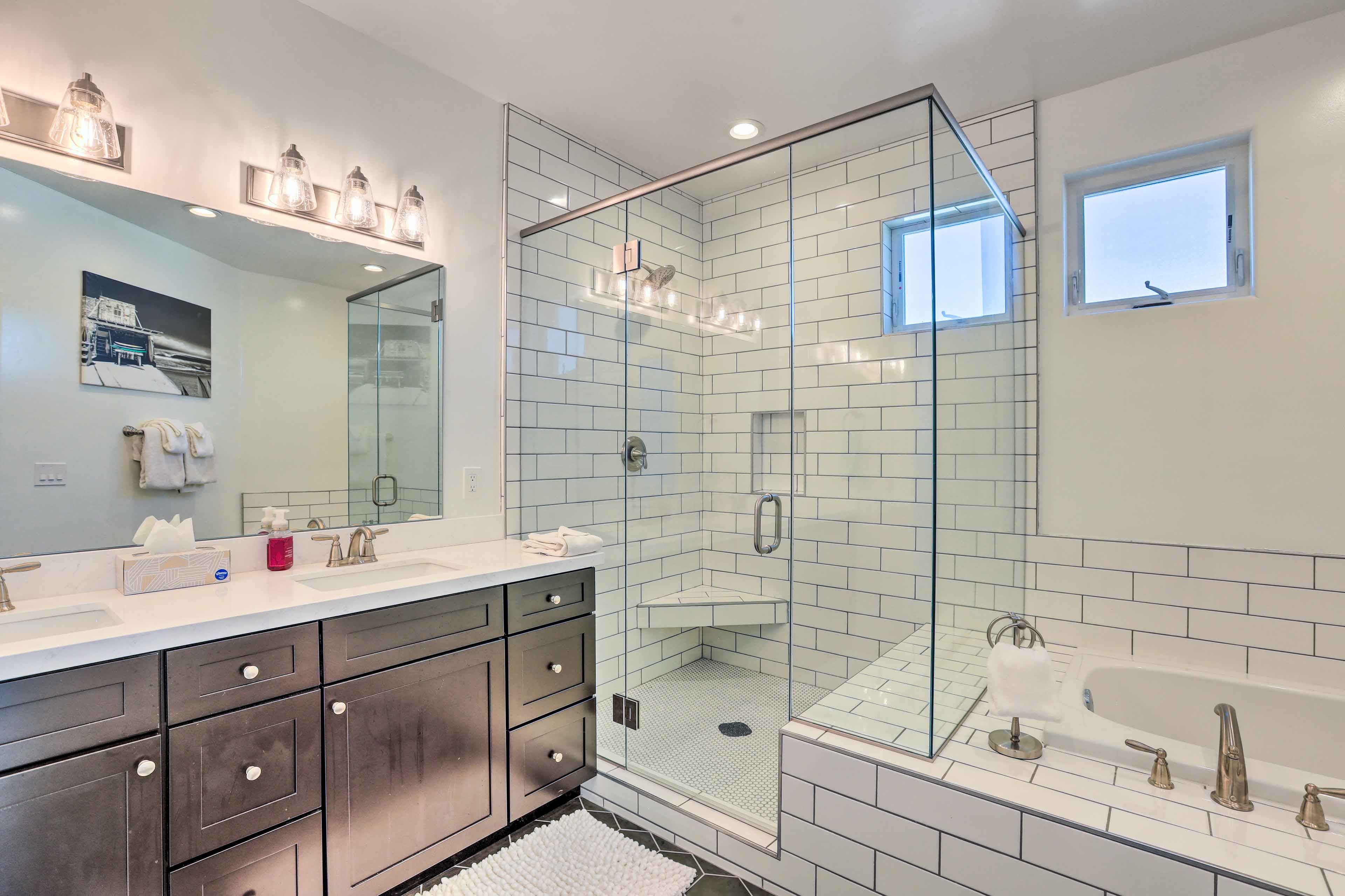 En-Suite Bathroom | Towels Provided