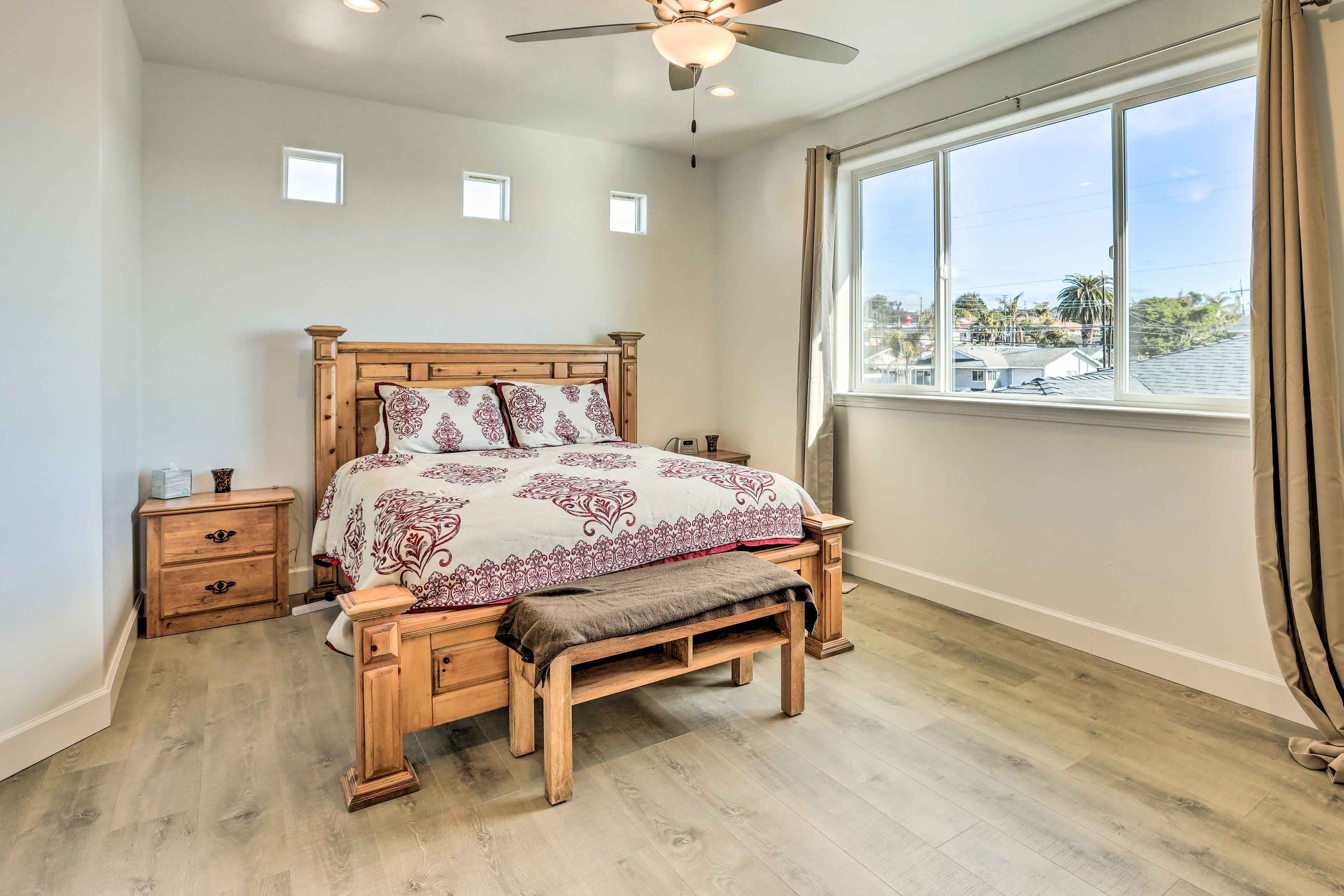 Bedroom 1 | Queen Bed | Linens Provided | En-Suite Bathroom