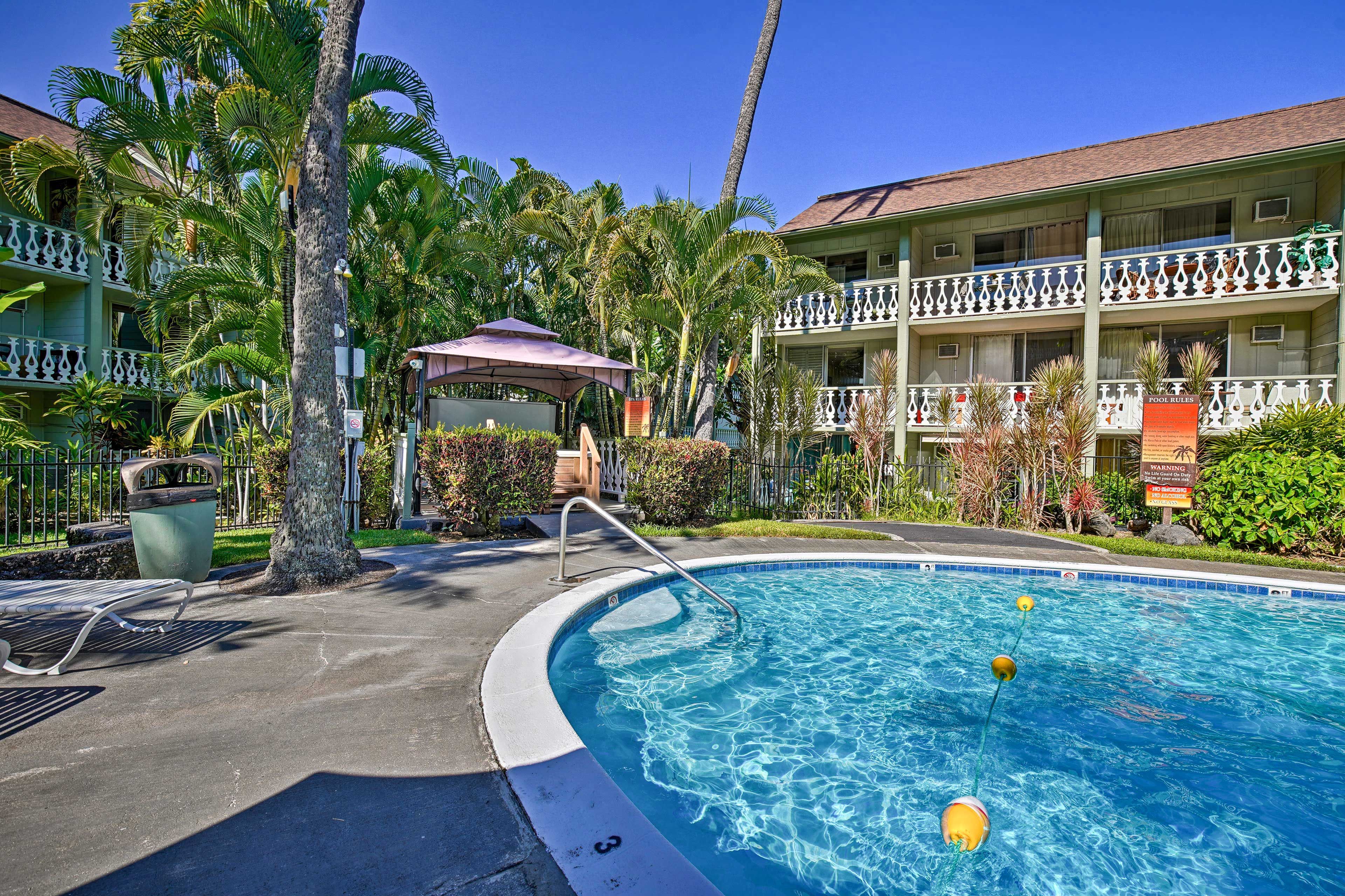 Access to Community Amenities | Heated Pool | Hot Tub | Gas Grills