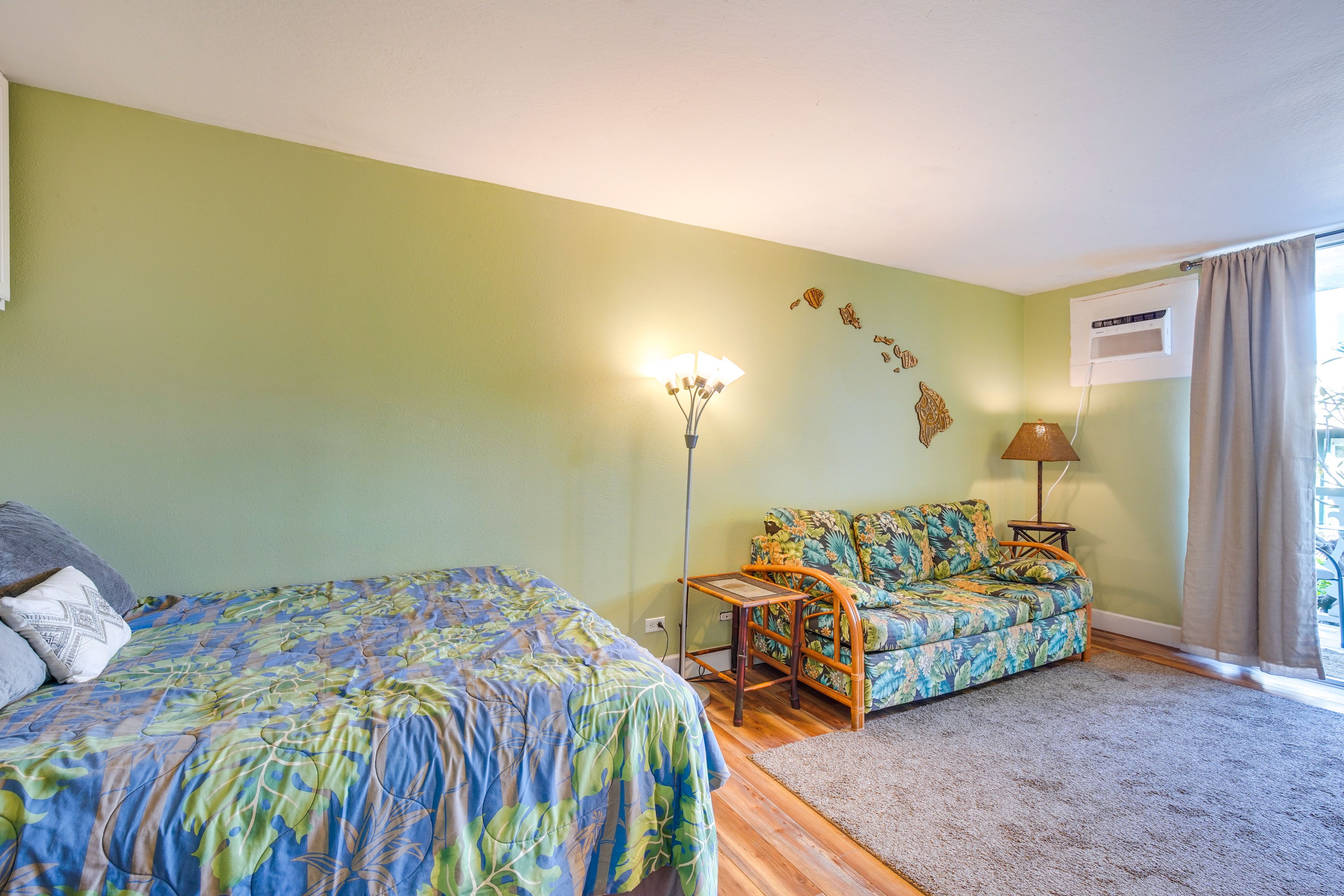 Studio | Queen Bed | Queen Sleeper Sofa