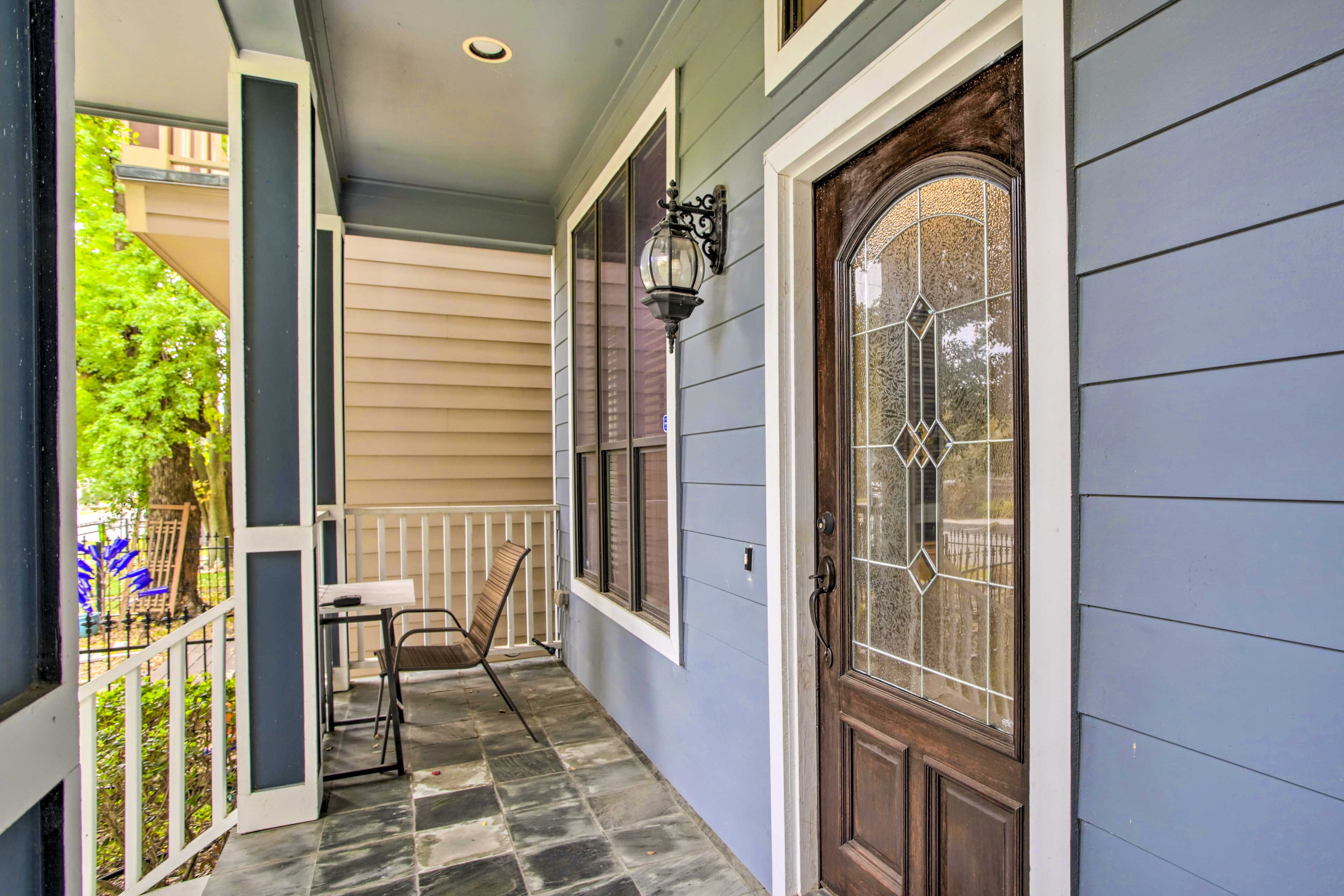 Front Entryway | Keyless Entry