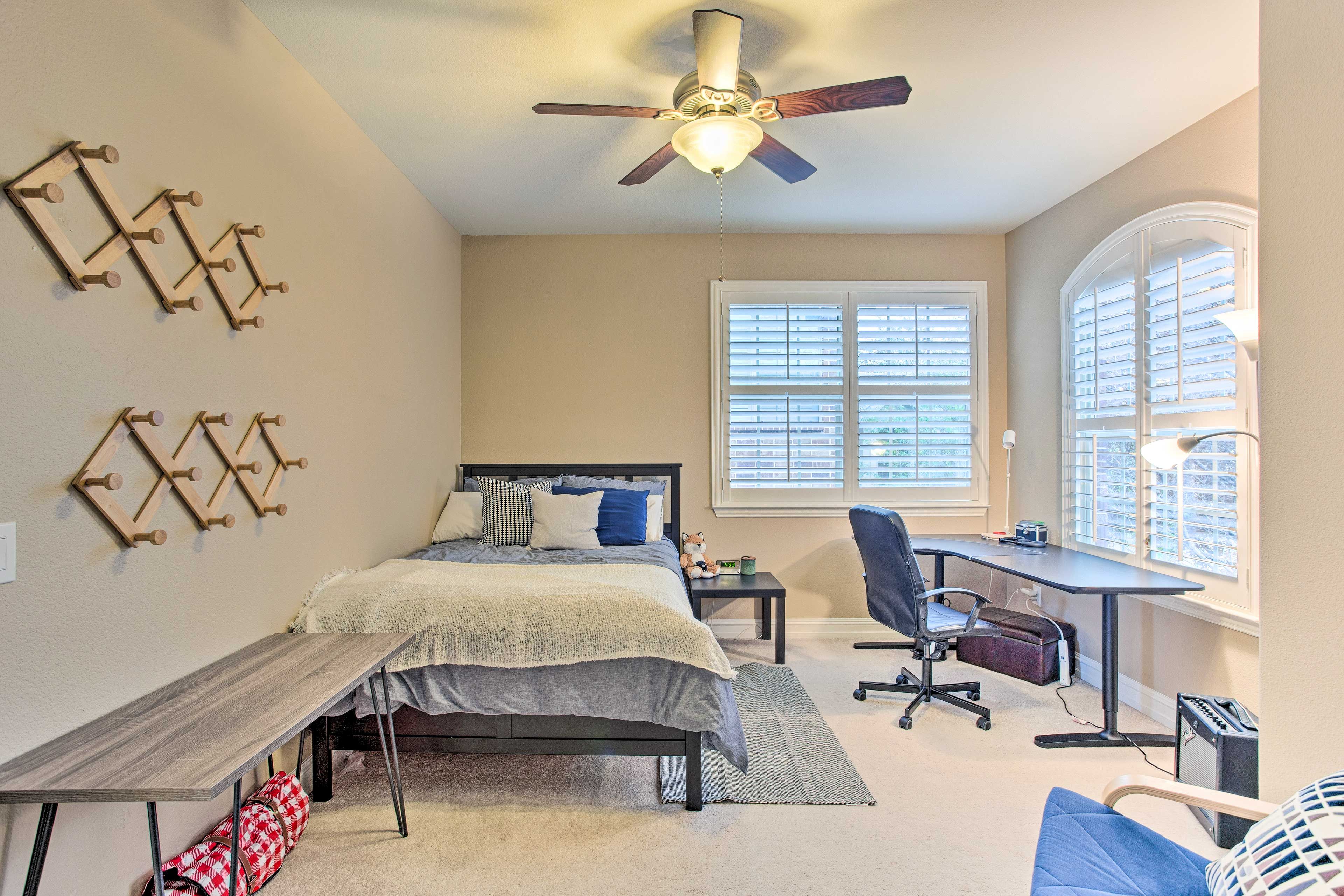 Bedroom 1 | Full Bed | Workspace | Books