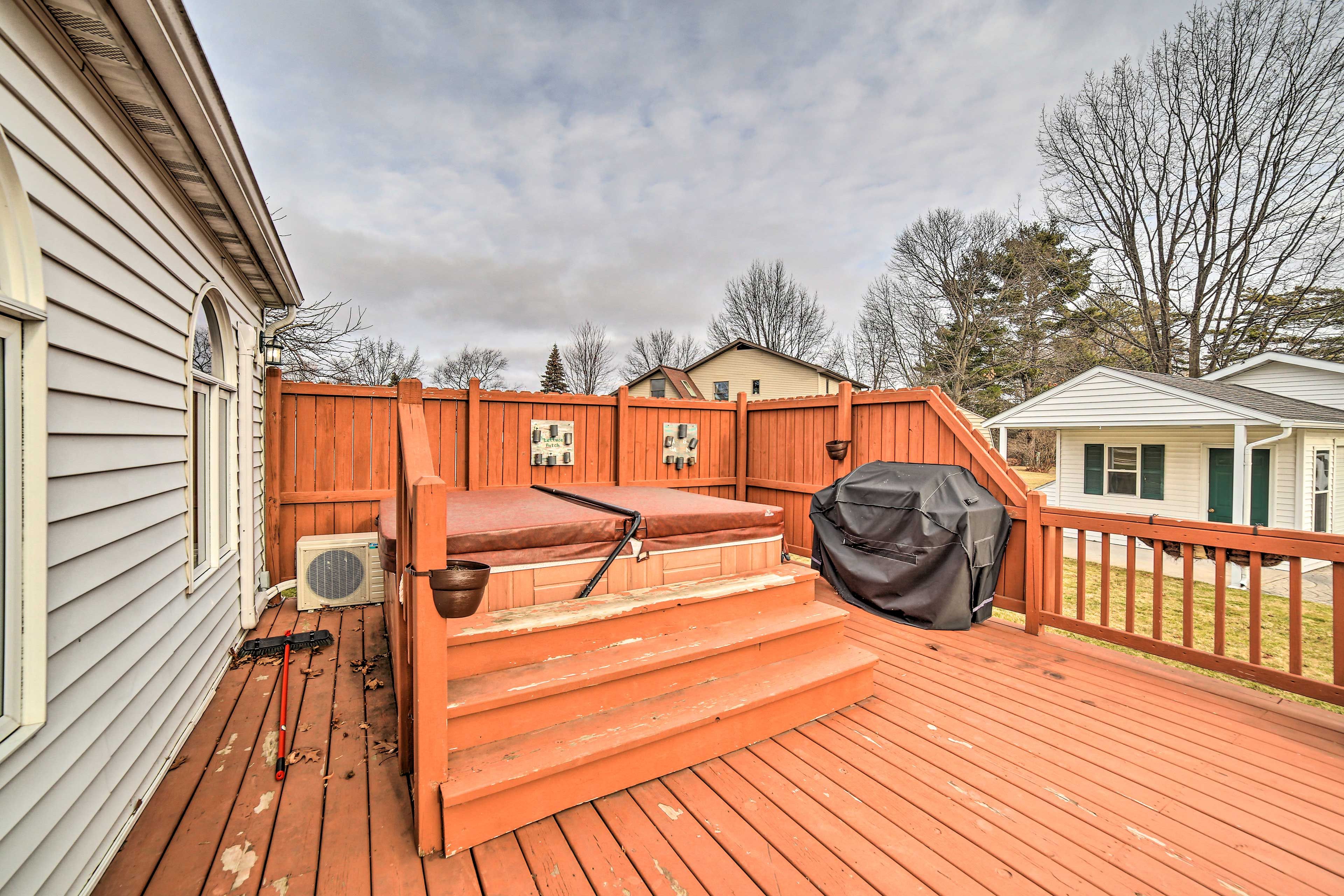 Private Deck | Hot Tub | Gas Grill