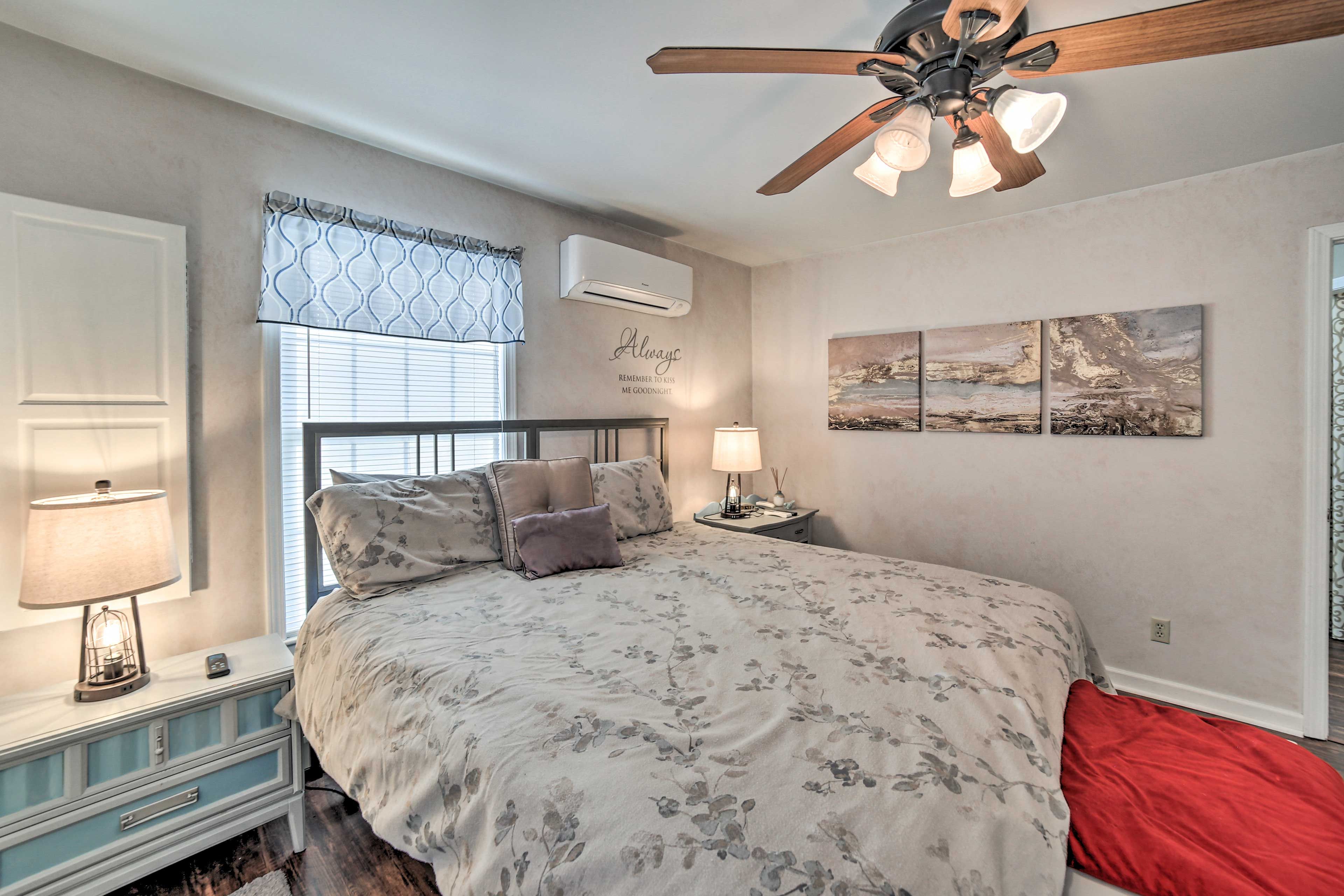Bedroom 1 | King Bed