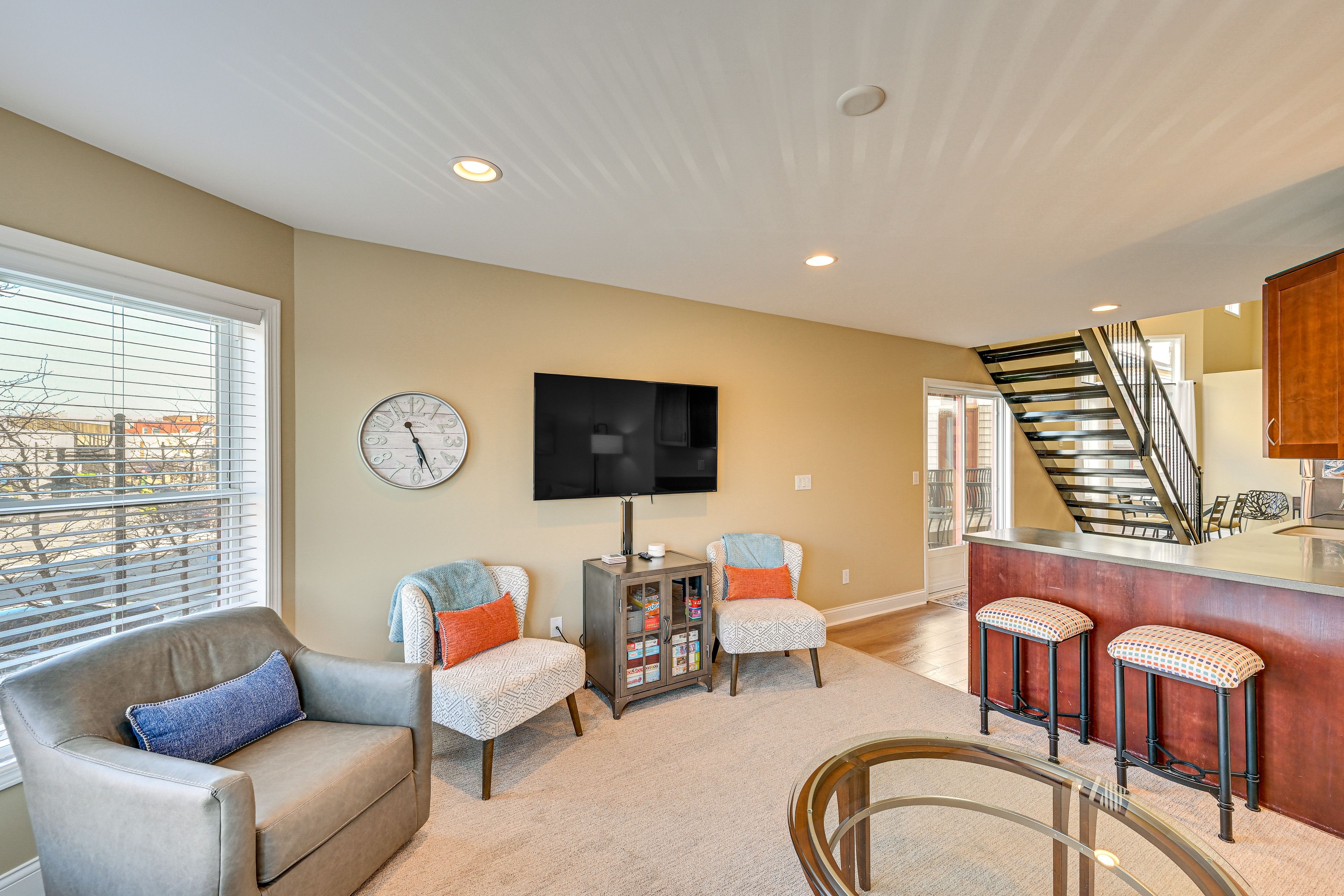 Living Room | Smart TV | Free WiFi | 1st Floor