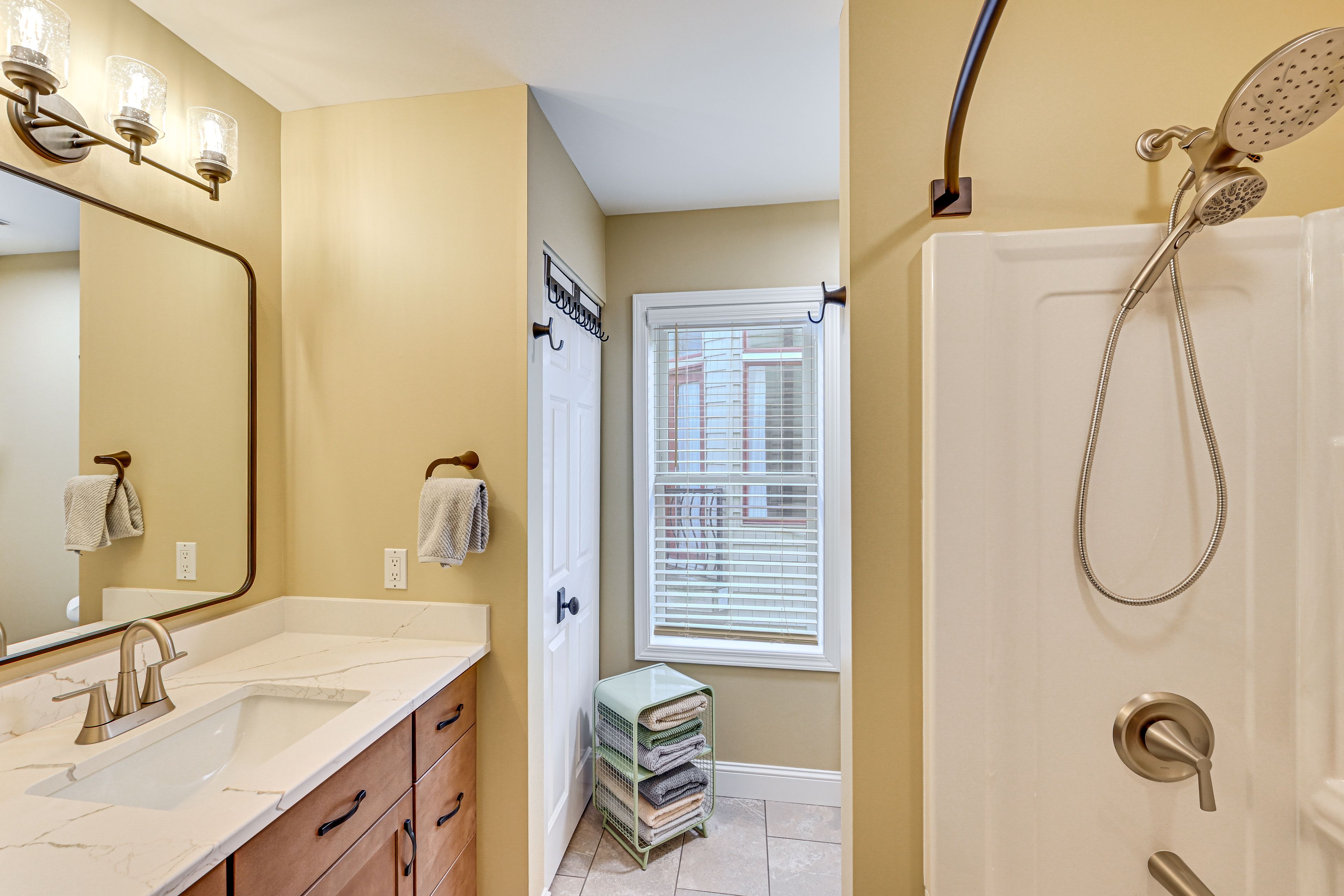 Full Bathroom | Linens & Towels | Complimentary Toiletries | 1st Floor