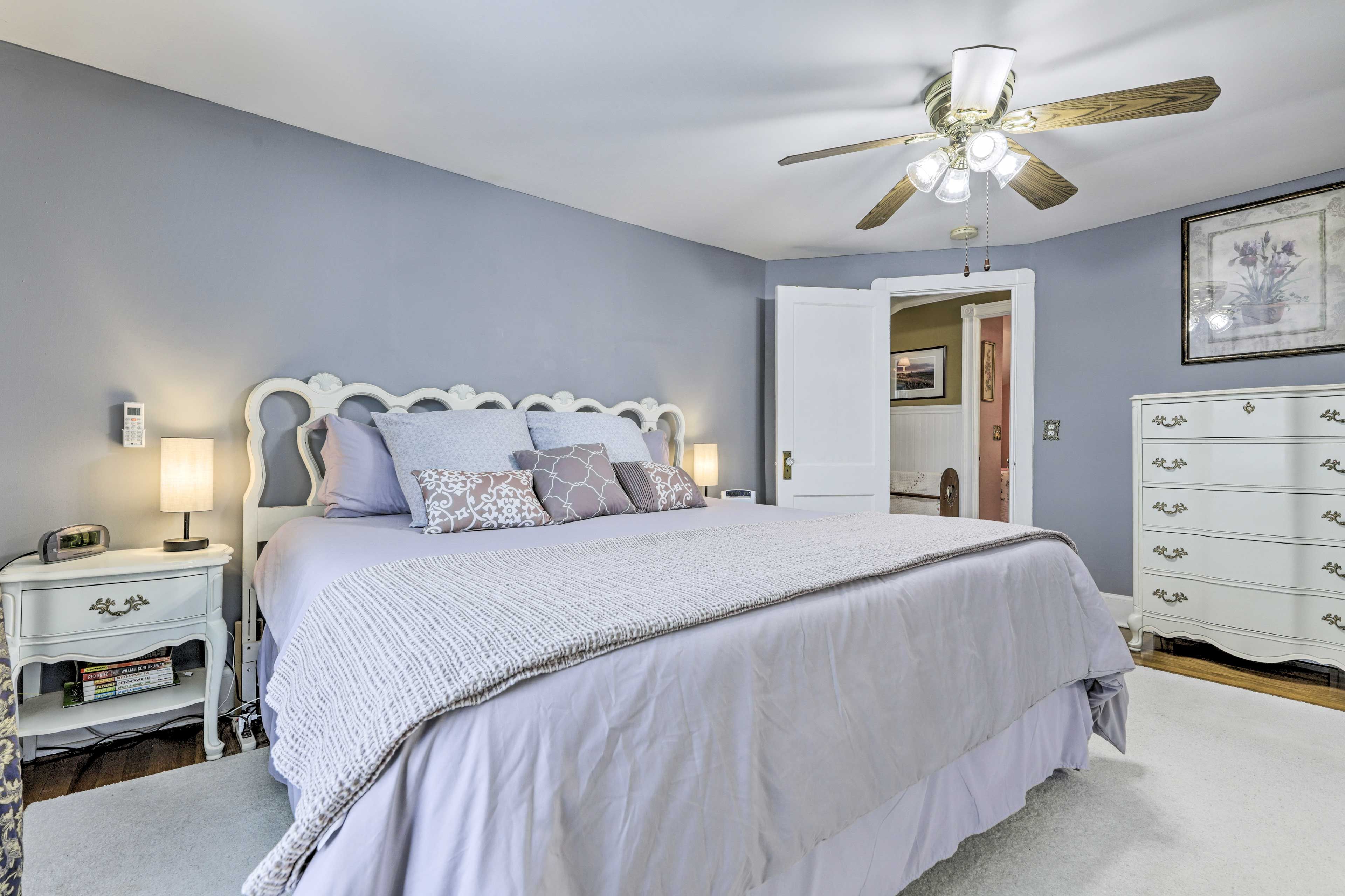 Bedroom 1 | 2nd Floor | King Bed | Ceiling Fan