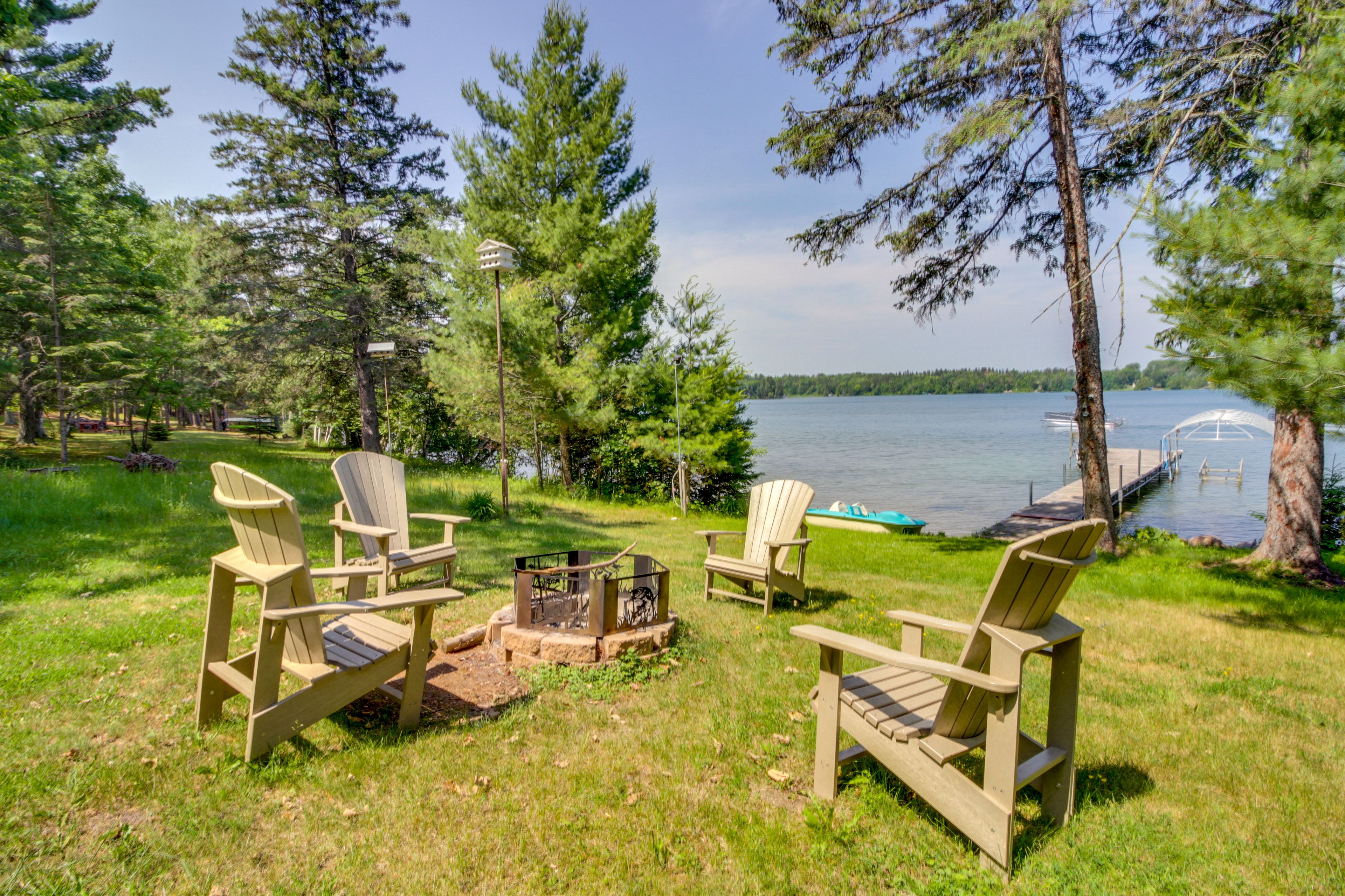 Yard Area | Fire Pit | 6 Camping Chairs | Firewood