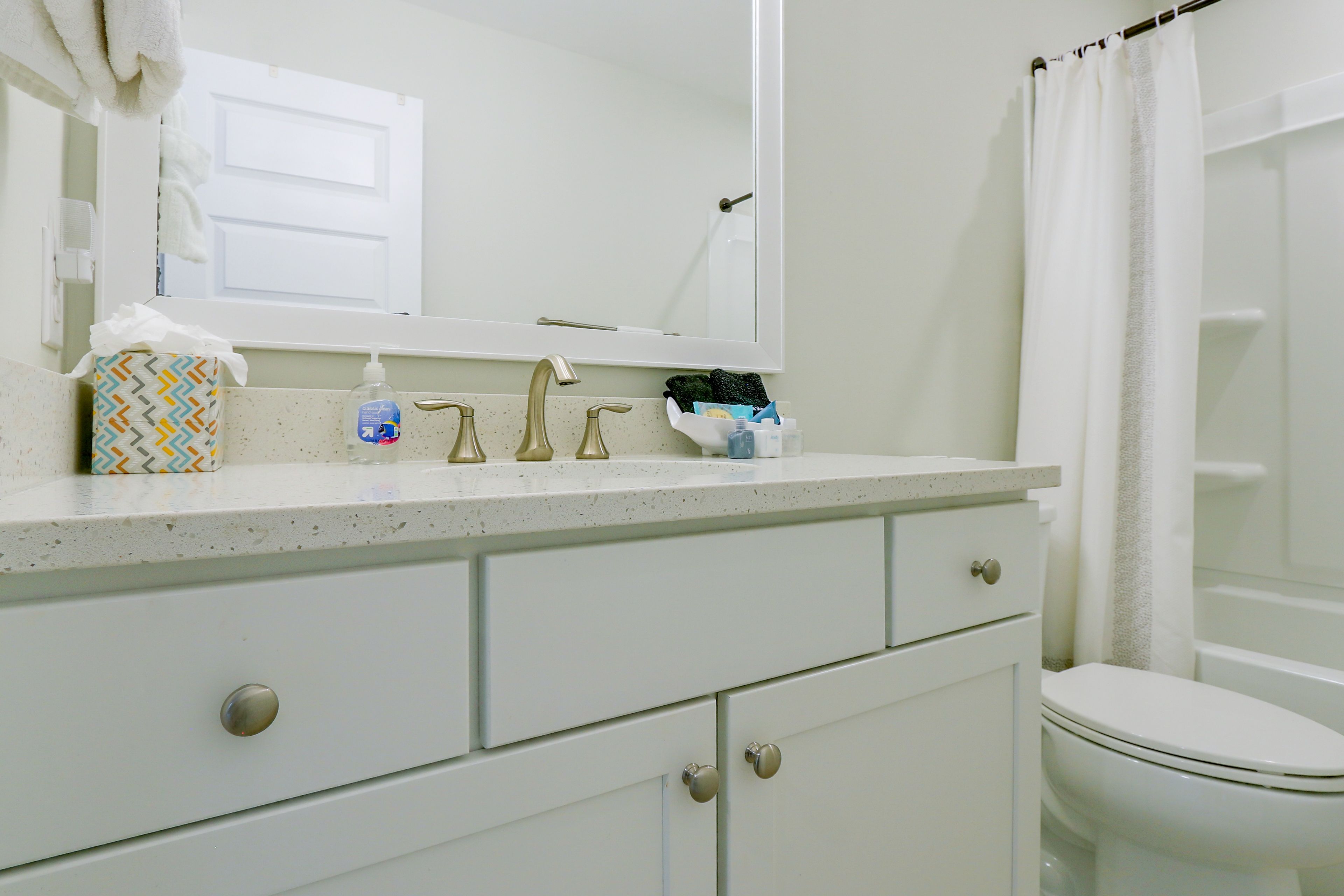 Full Bathroom | 3rd Floor
