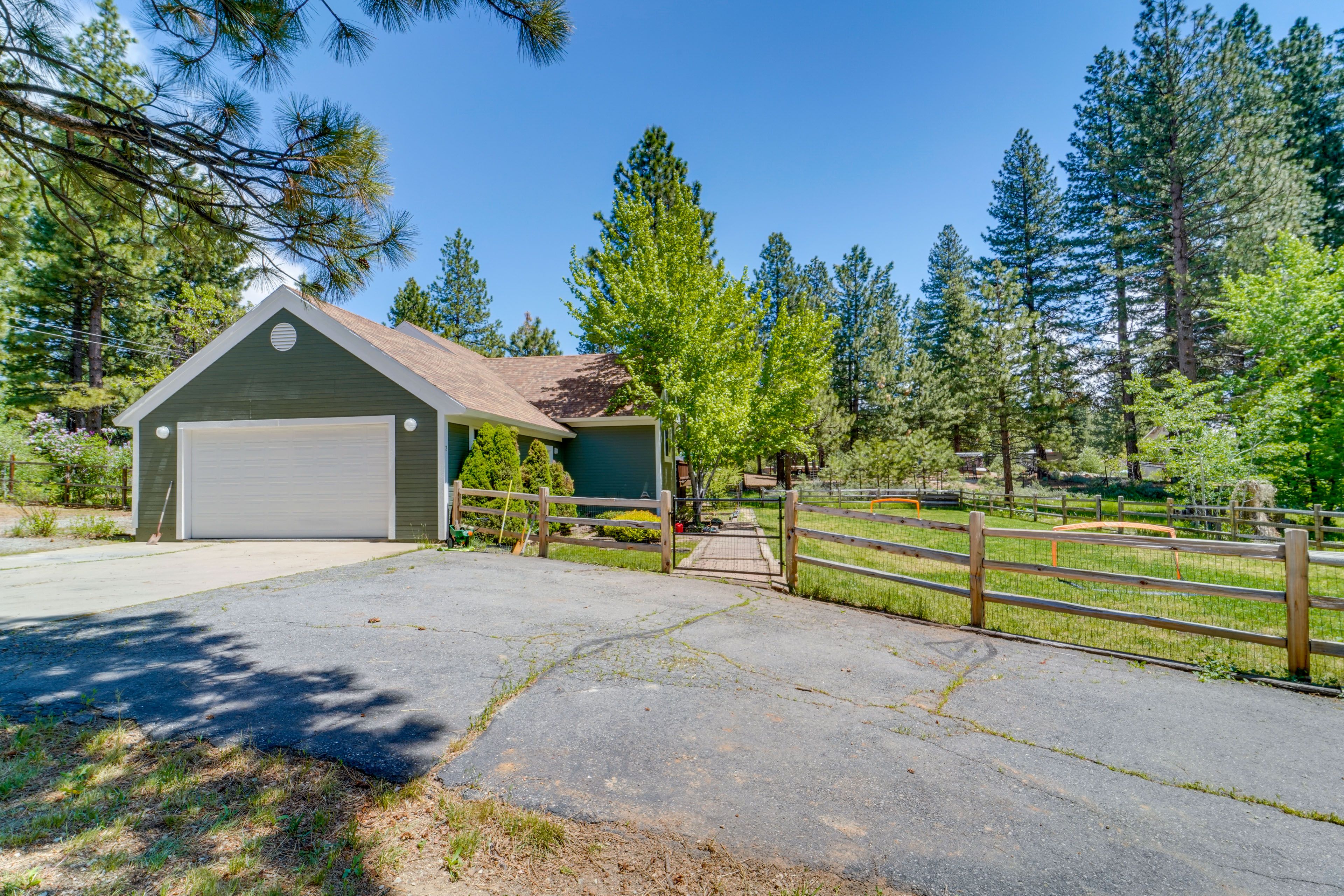 1-Story House | Mountain Views | Dog-Friendly w/ Fee