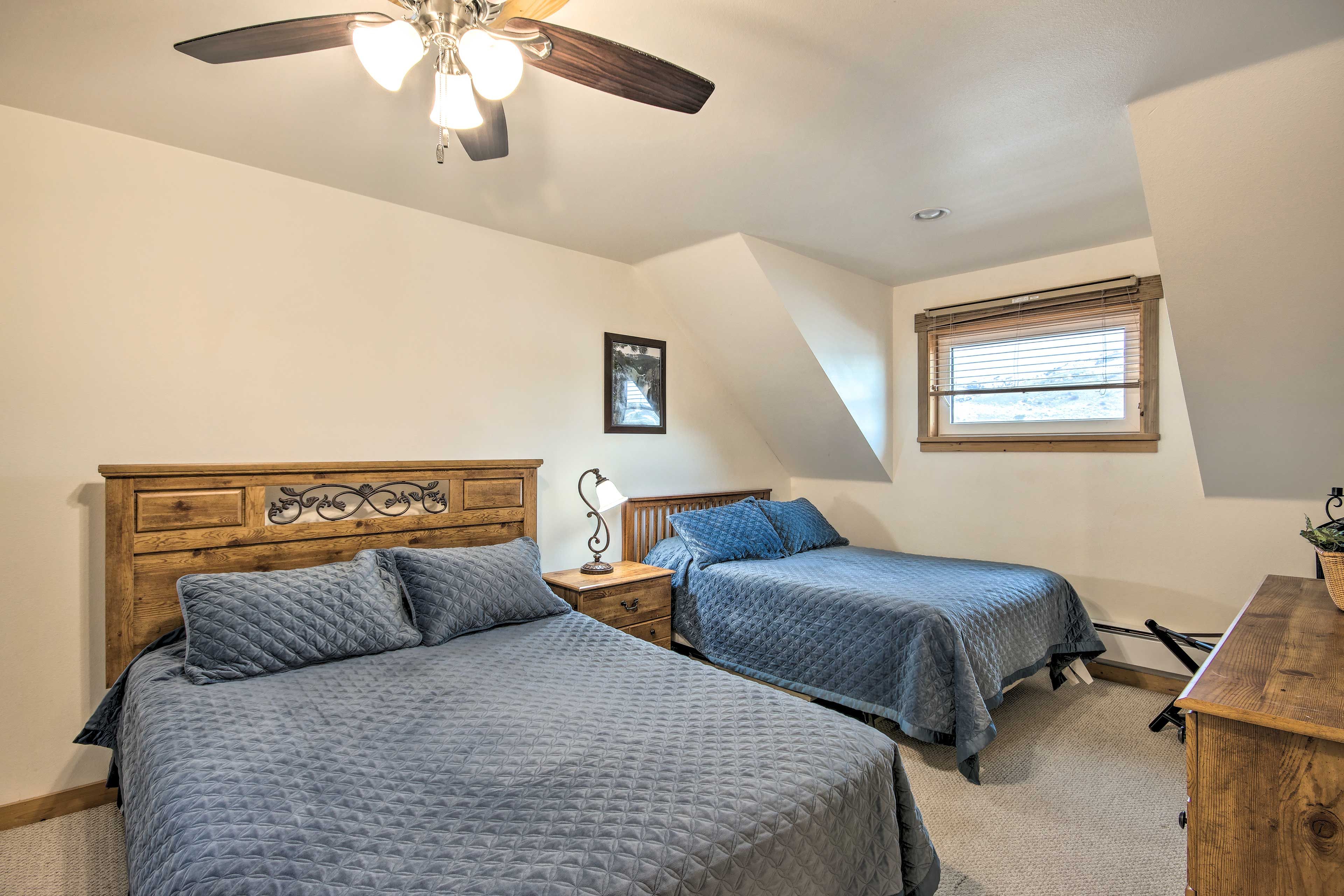 Bedroom 2 | Queen Bed | Full Bed | 2nd Floor