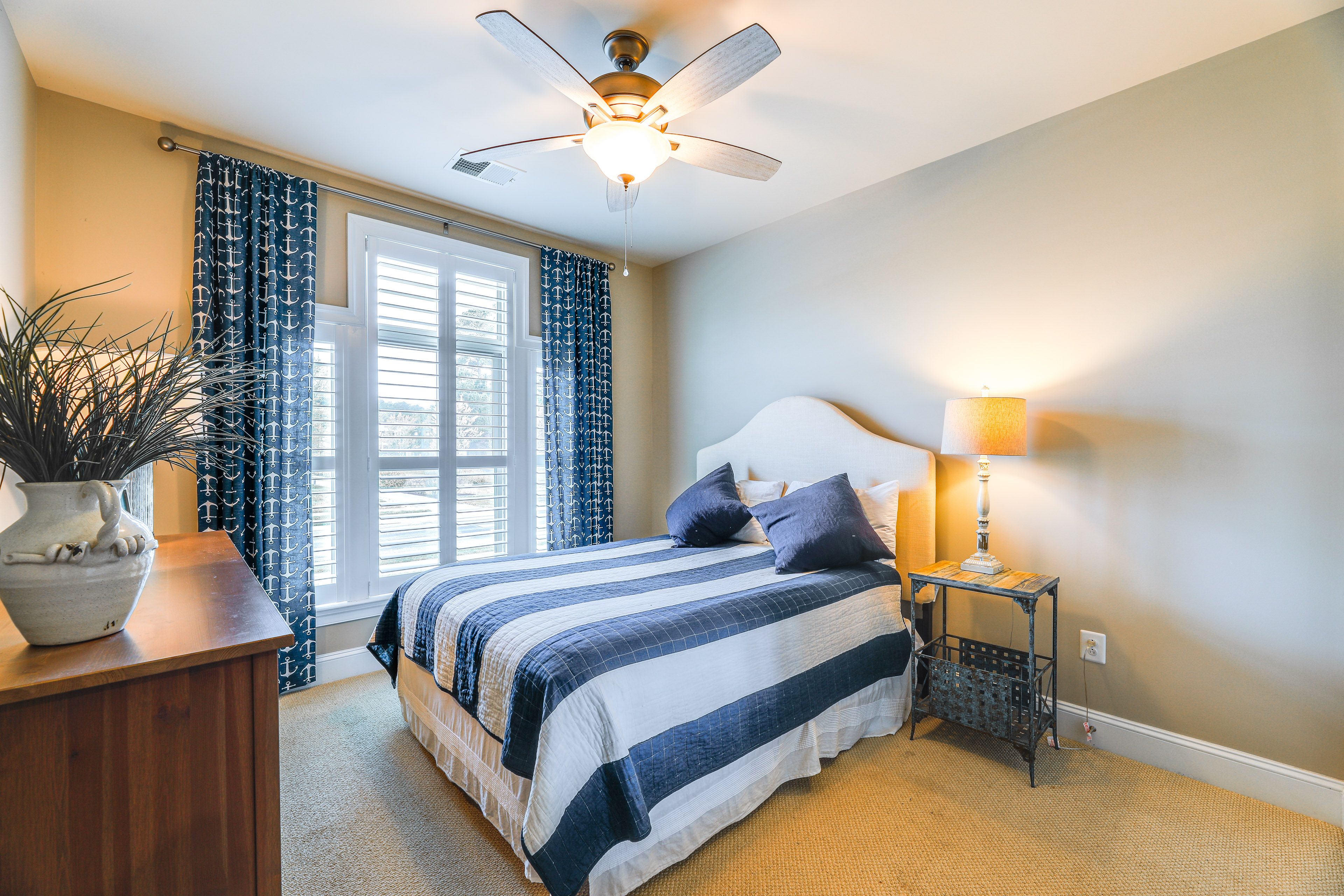 Bedroom 2 | 1st Floor | Queen Bed