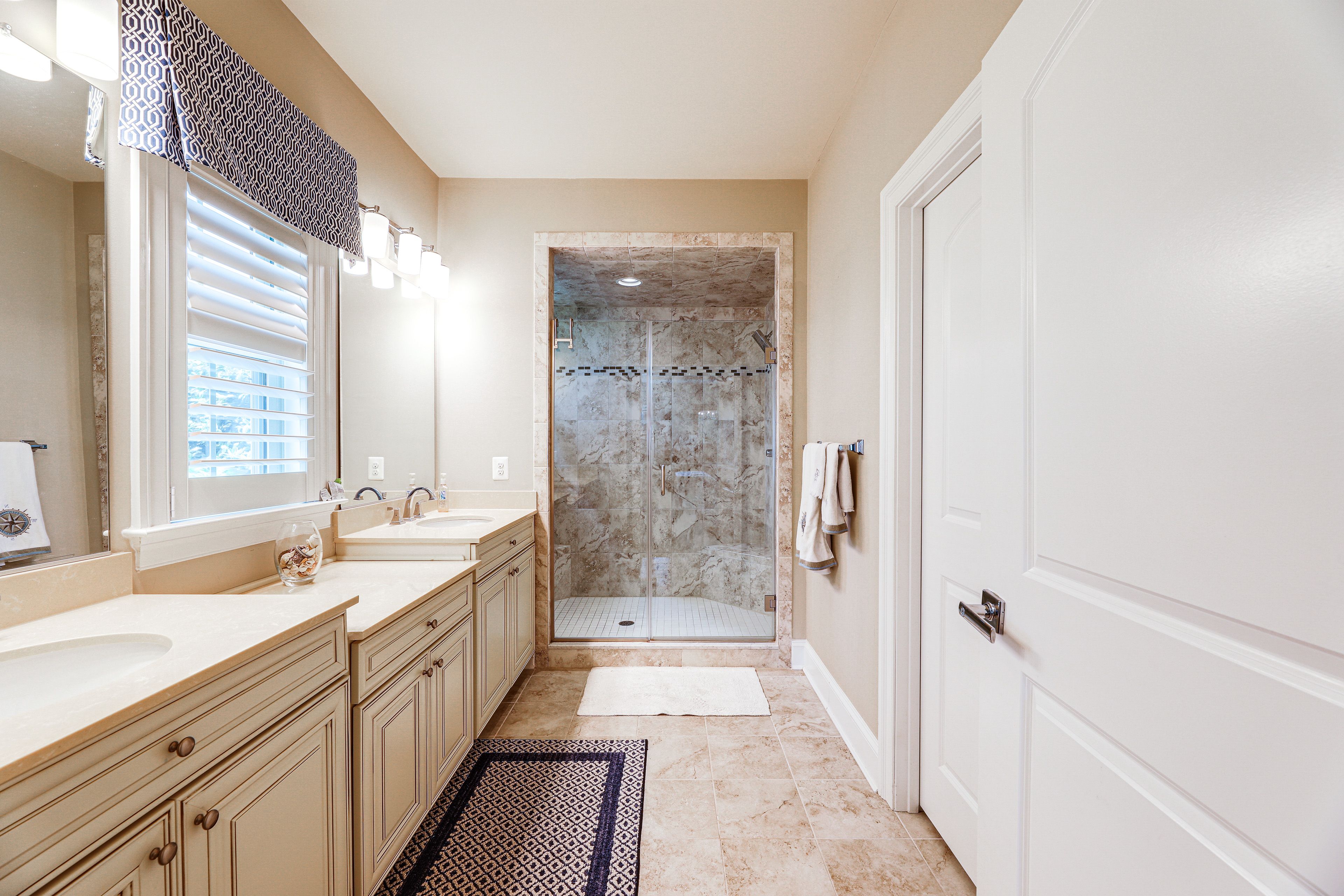 En-Suite Bathroom | 1st Floor