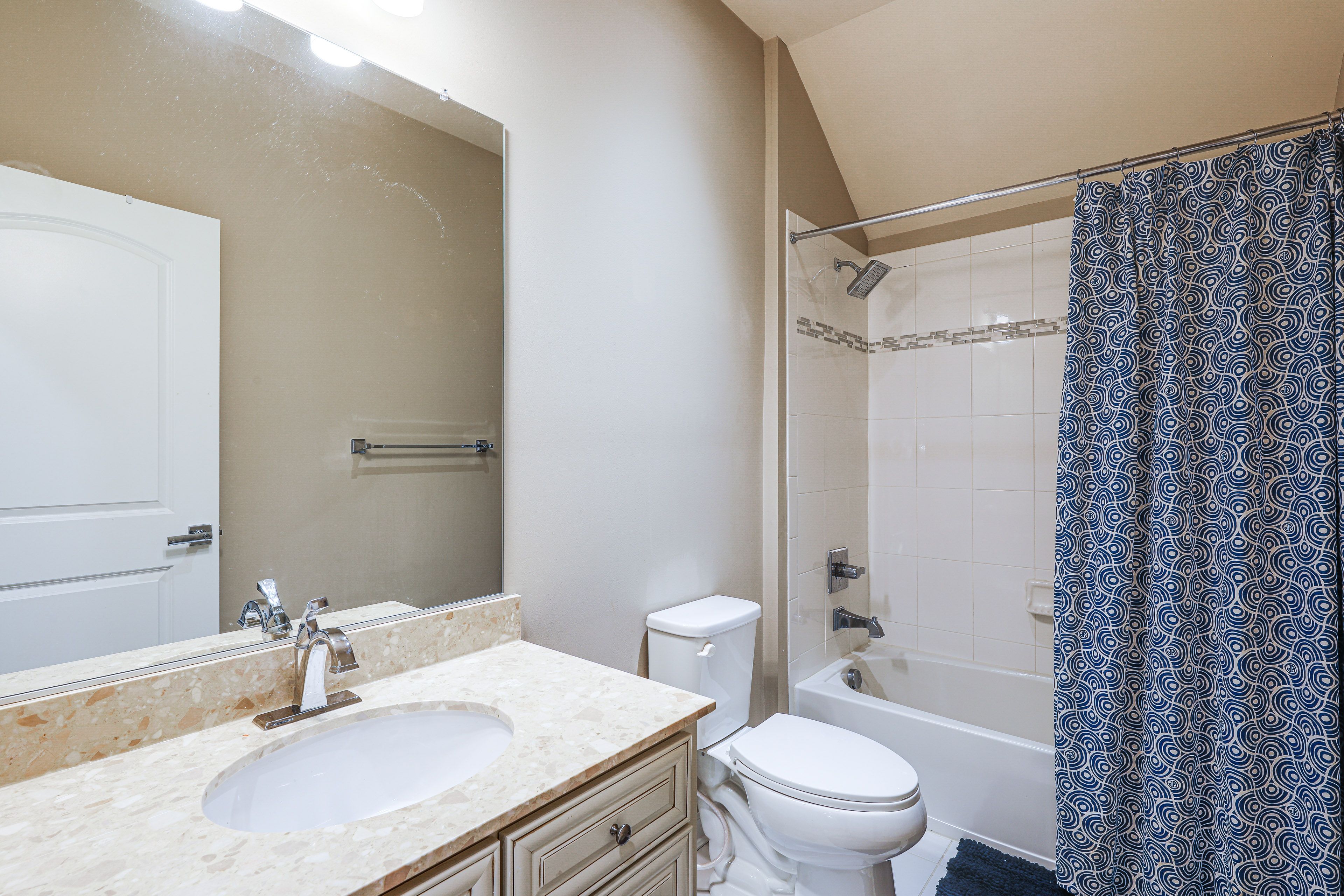 Full Bathroom | 2nd Floor