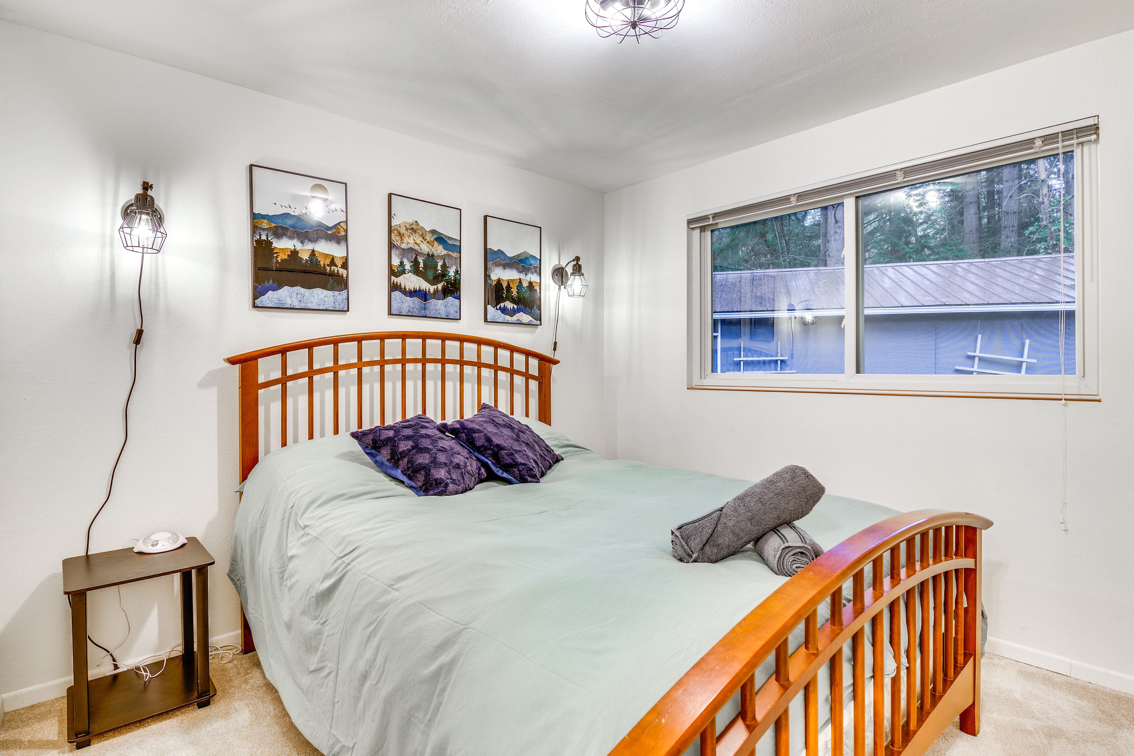 Bedroom 2 | Queen Bed